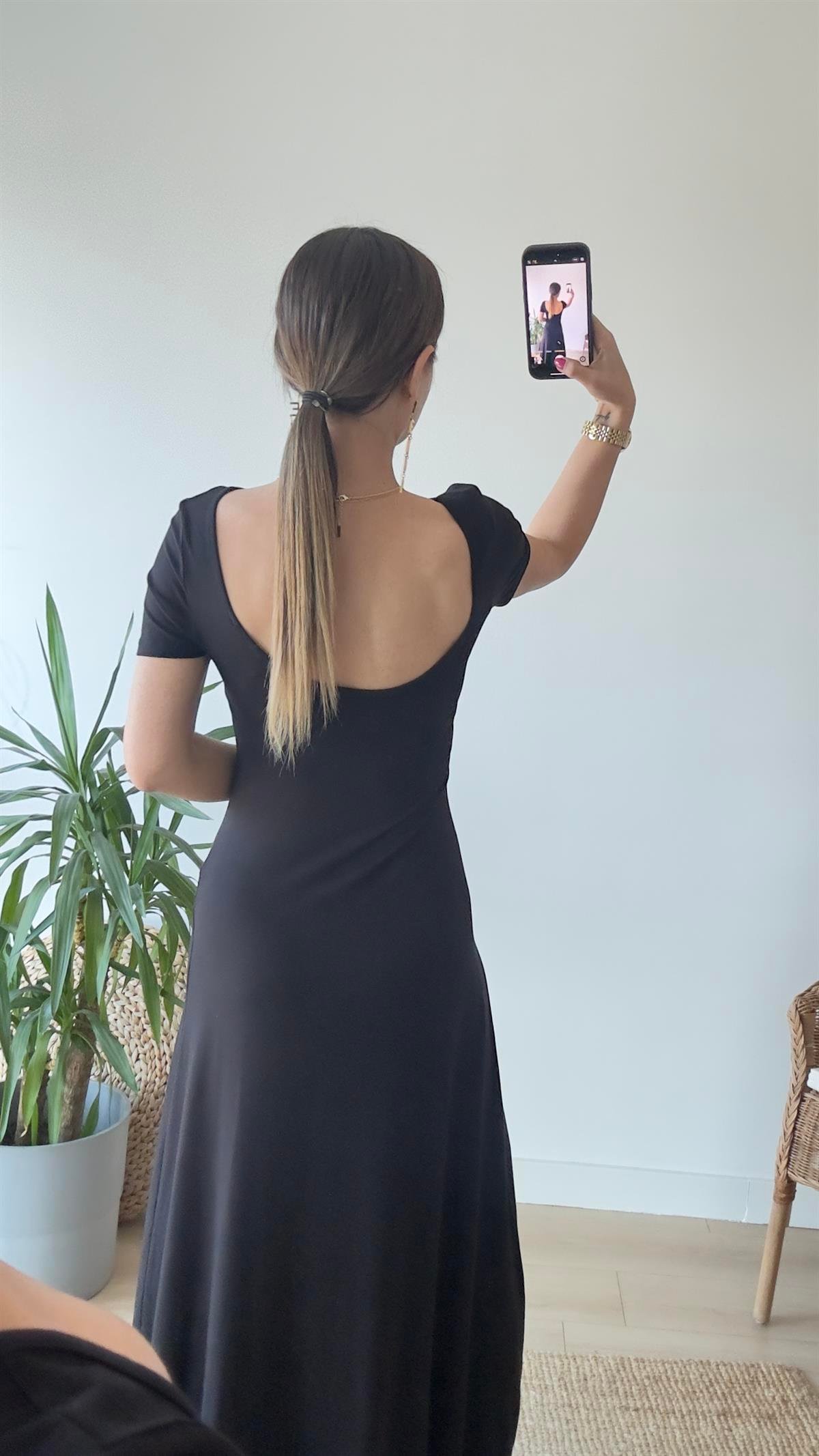 Çift Yırtmaçlı Sırt Detay Siyah Elbise