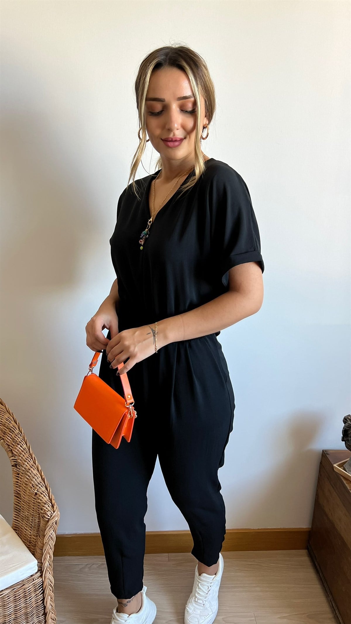 Beli Lastikli Siyah V Yaka Tulum