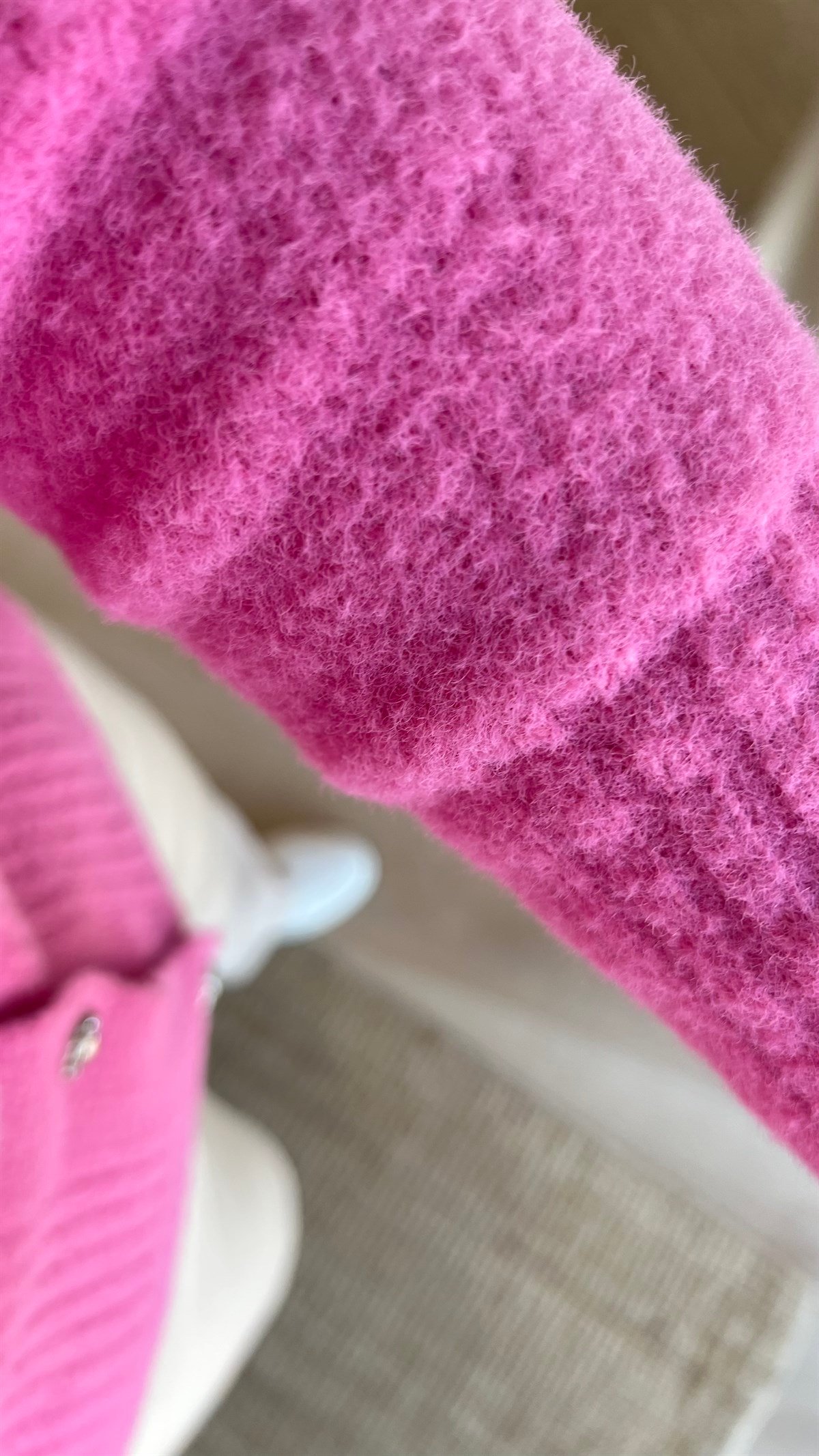 Taş Düğmeli Pembe Yumoş Hırka