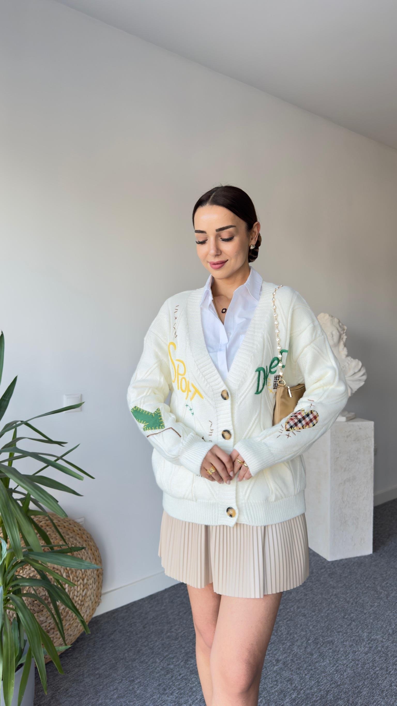 Gaze Nakış Detaylı Ekru Triko Hırka