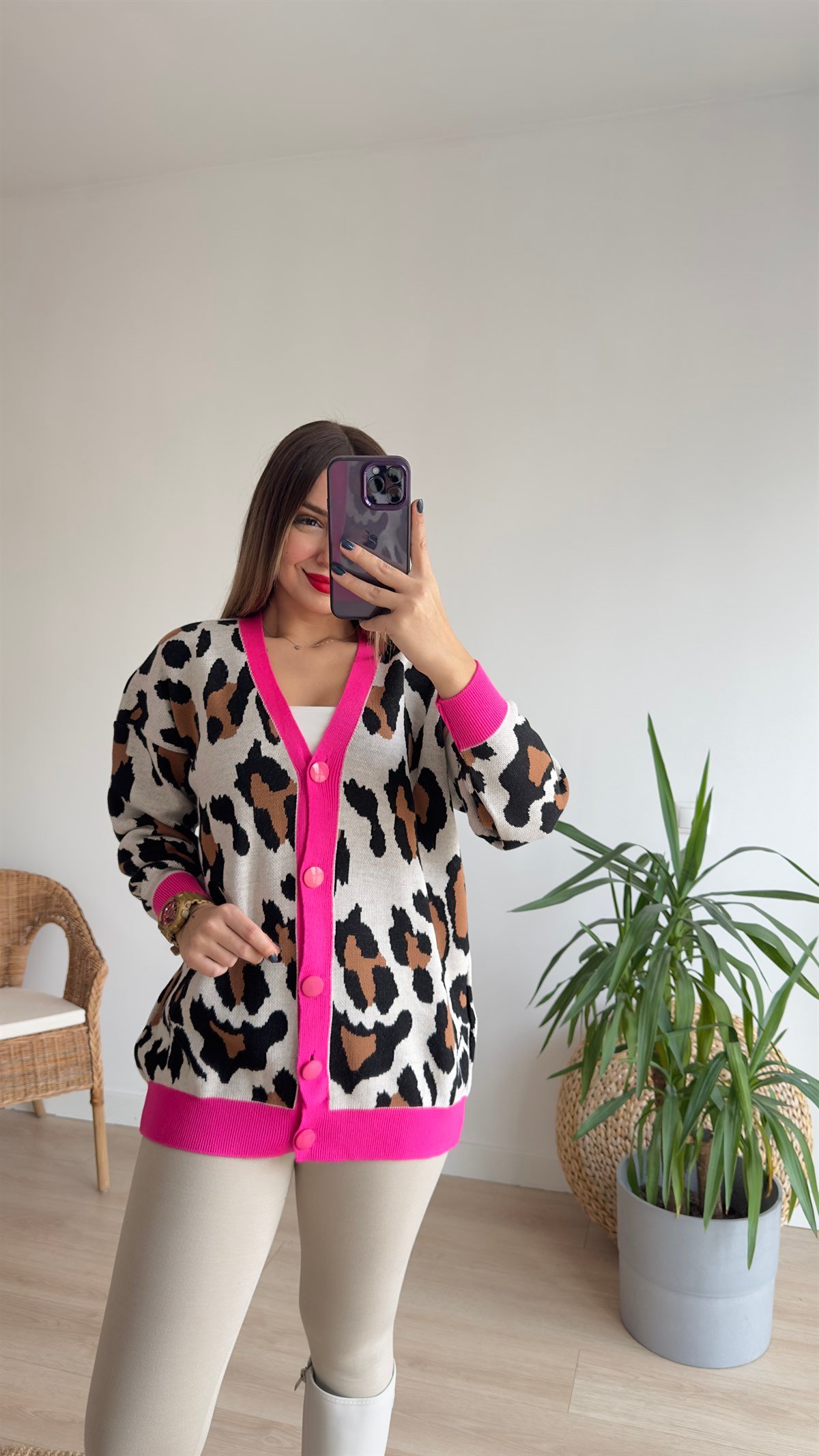 Pembe Şeritli Leopar Hırka