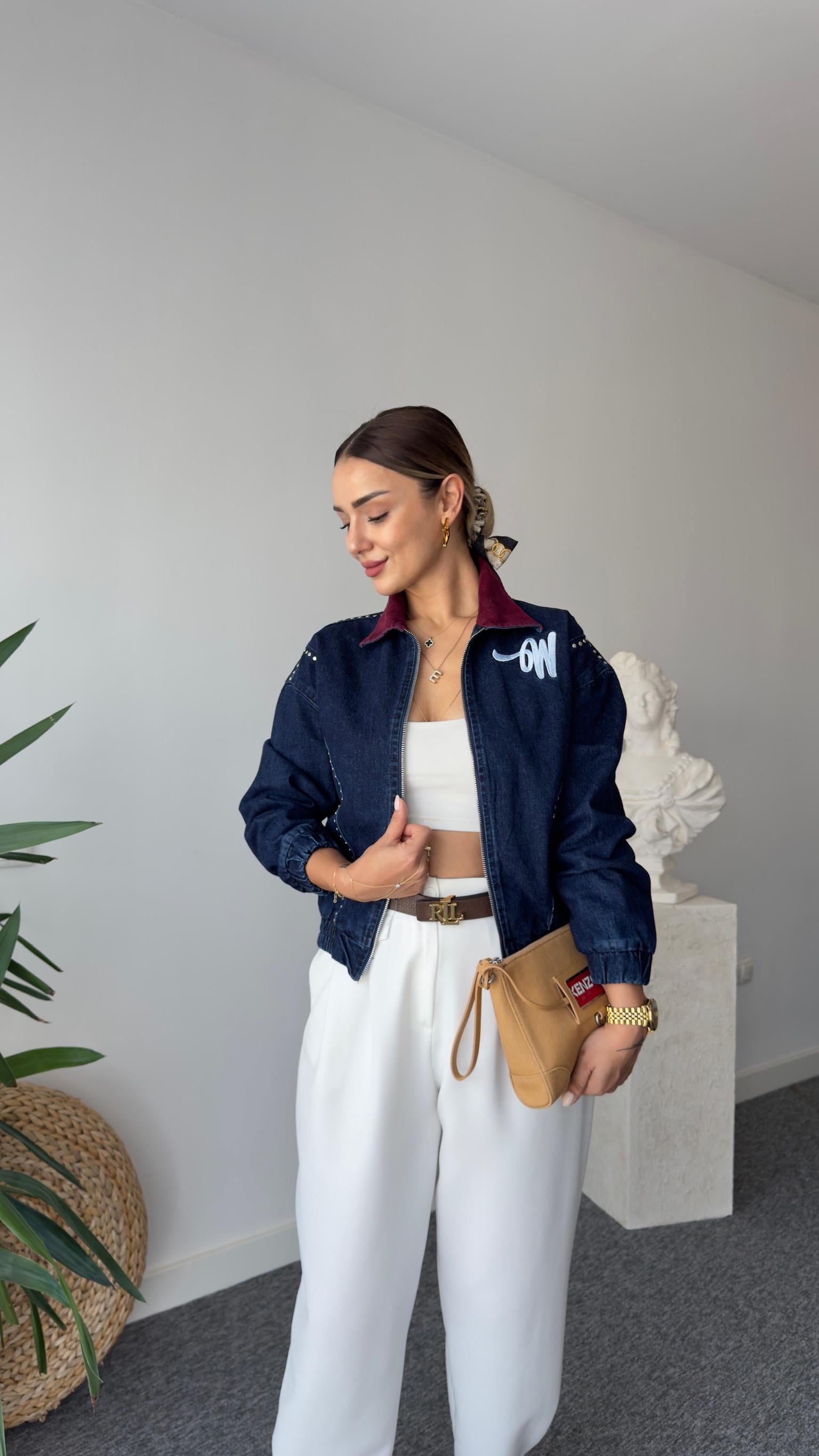 Marka Model Yaka Kadife Detaylı Kot Ceket