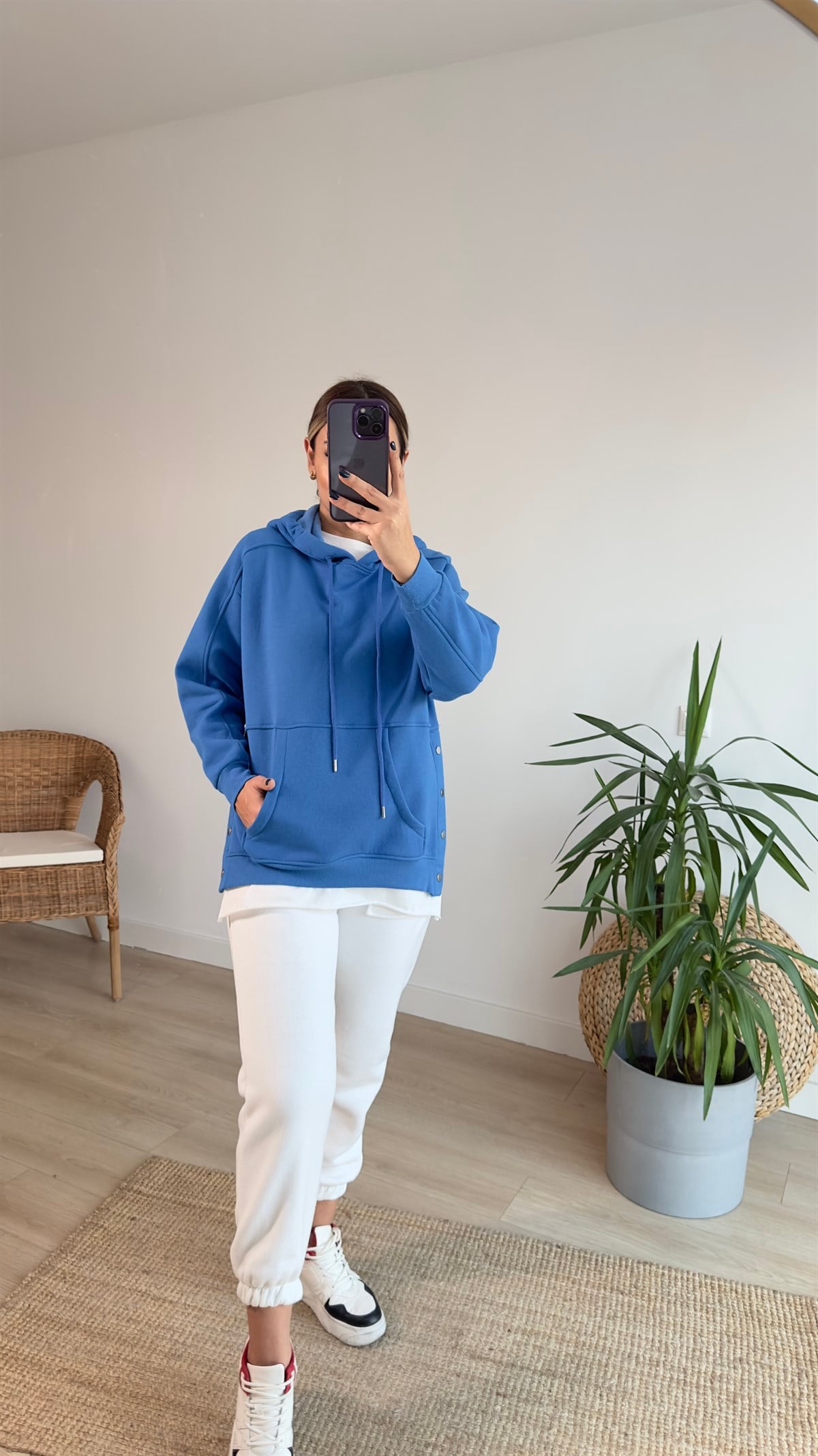 Yanları Çıtçıtlı Mavi Basic Sweat