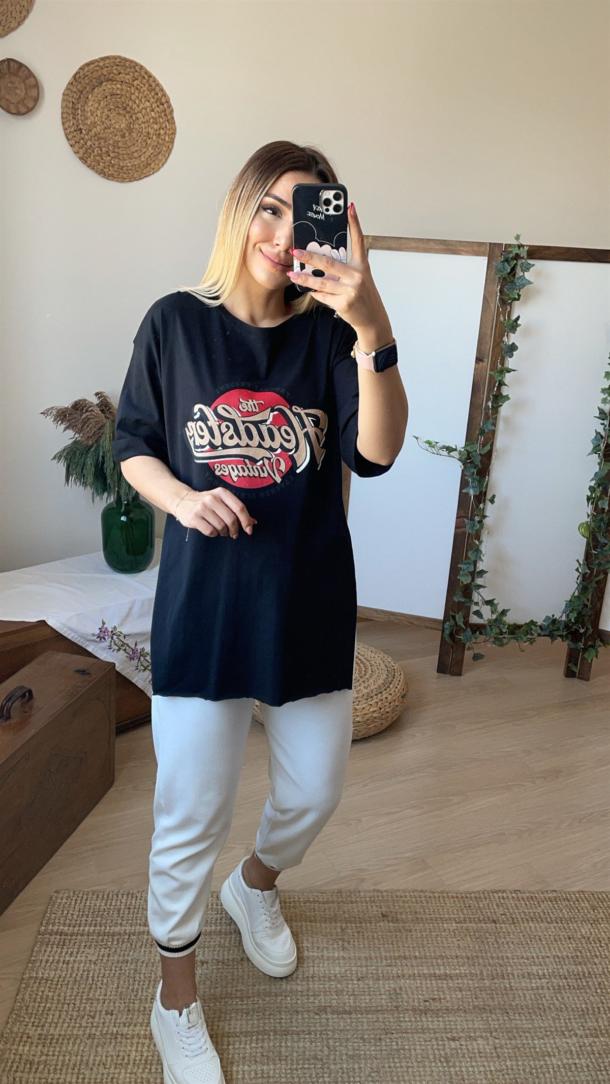 Yırtmaçlı Baskı Detaylı Siyah Tshirt