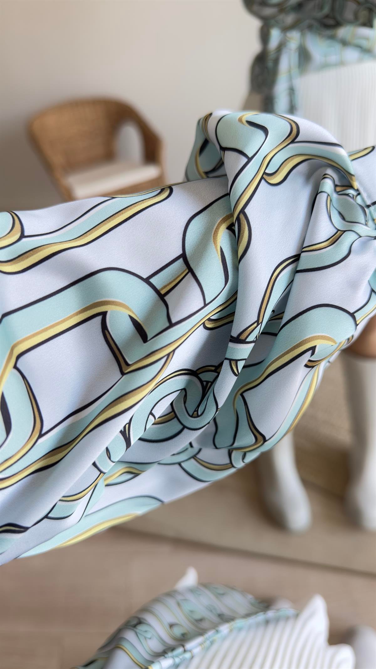 Zincir Baskı Kruvaze Saten Bluz