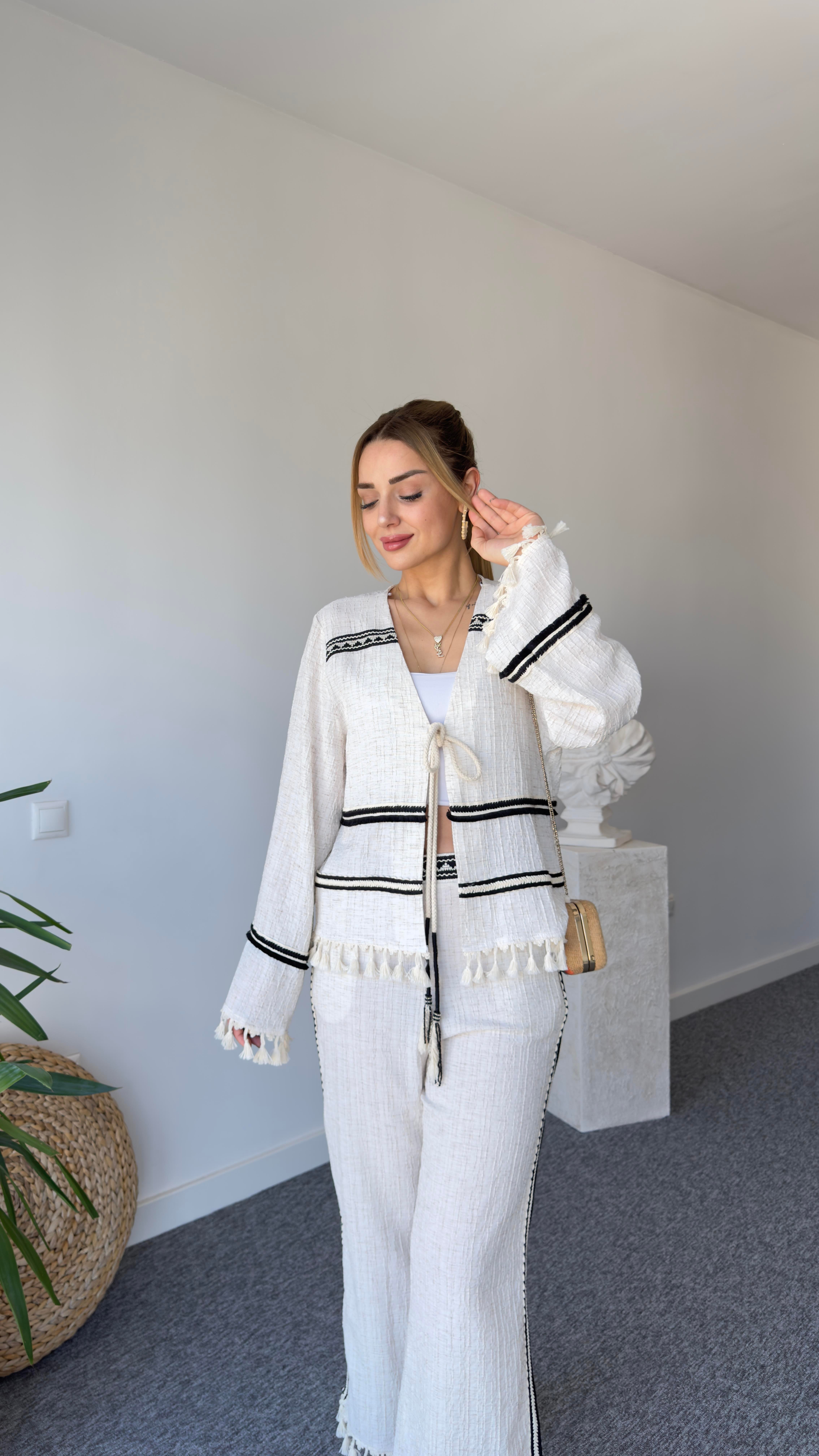 Veux Püskül Detalı Bej Takım