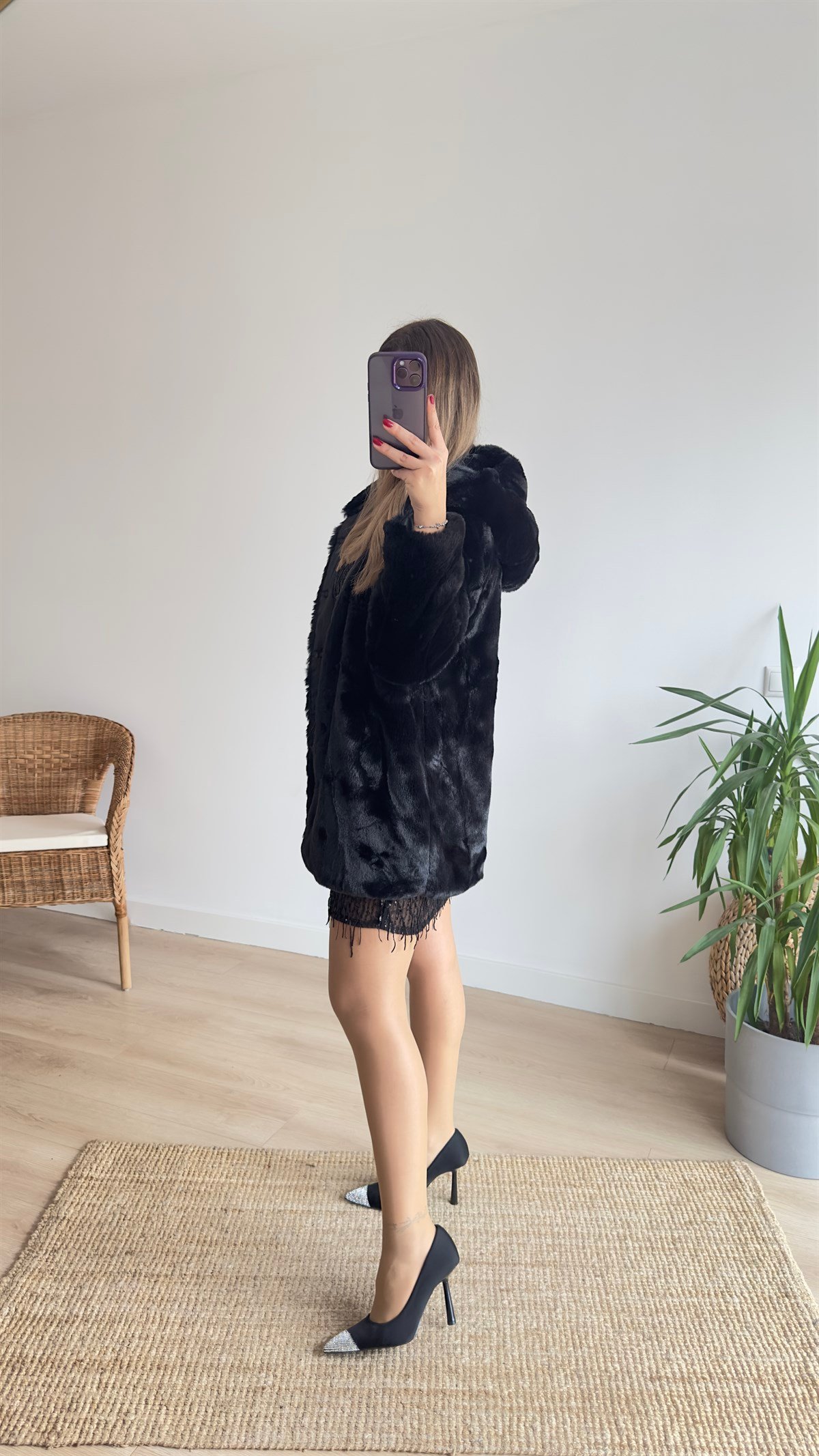 Kapüşonlu Siyah Peluş Mont