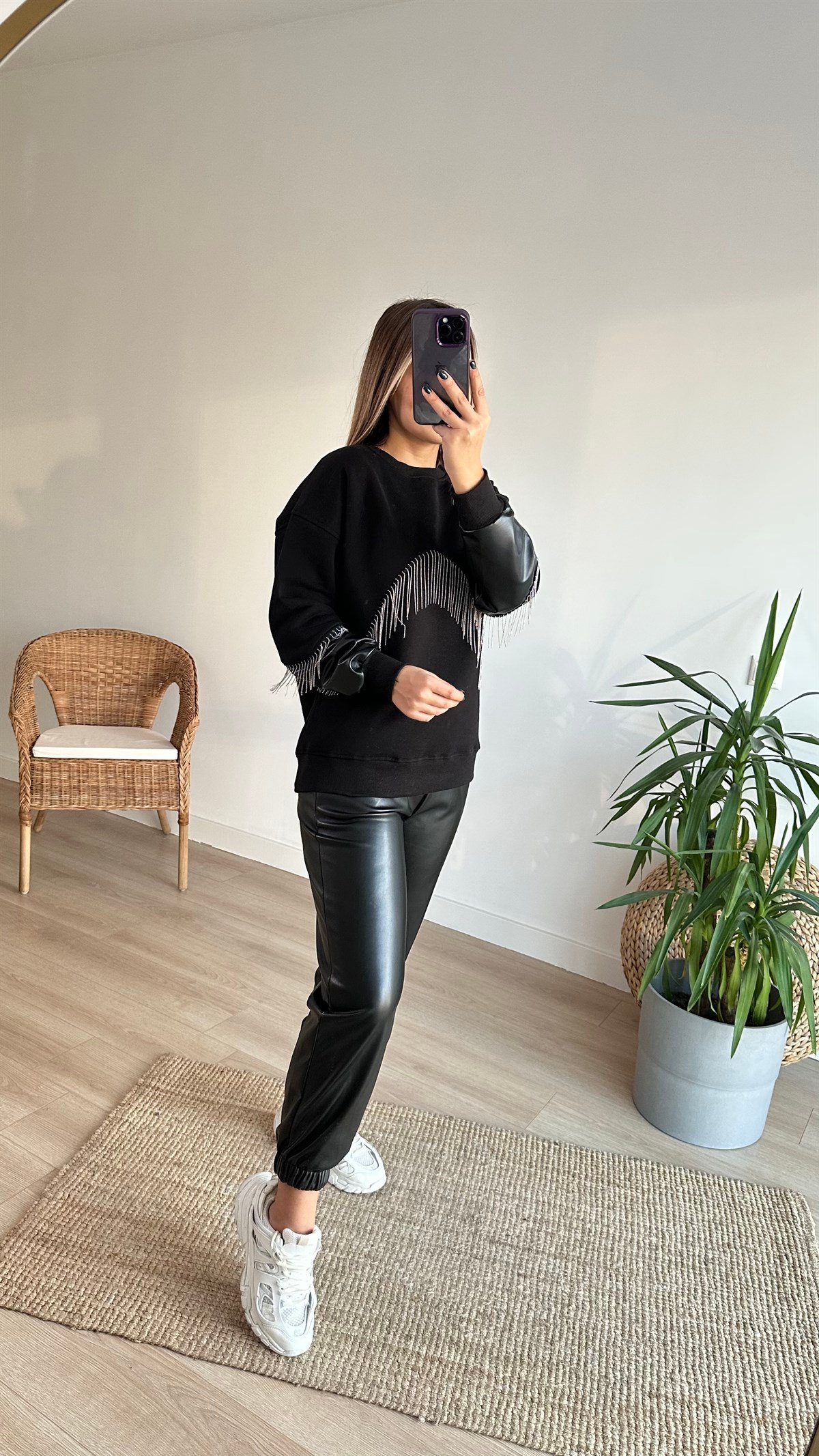Deri Ve Zincir Detaylı Siyah Sweat