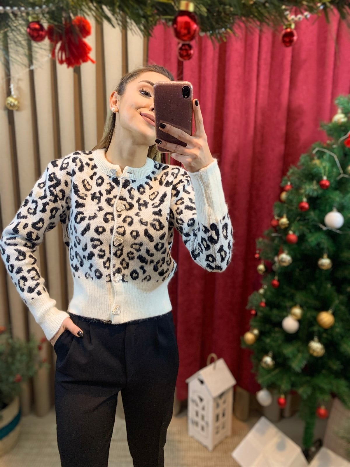 İnci Düğmeli Leopar Desenli Hırka