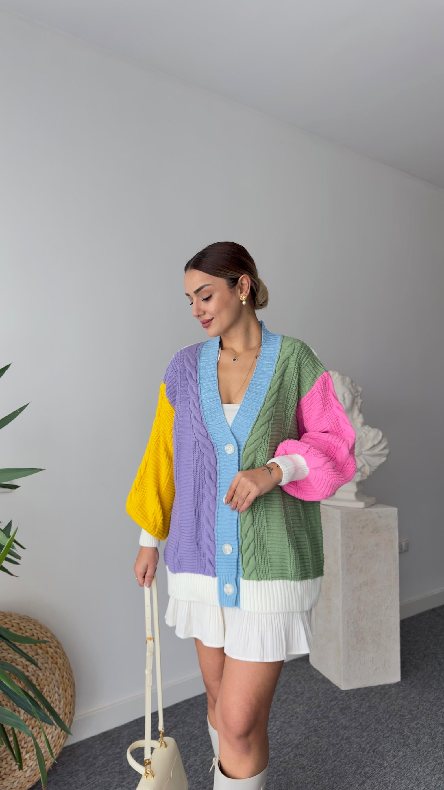 Helen Renk Geçişli Triko Hırka