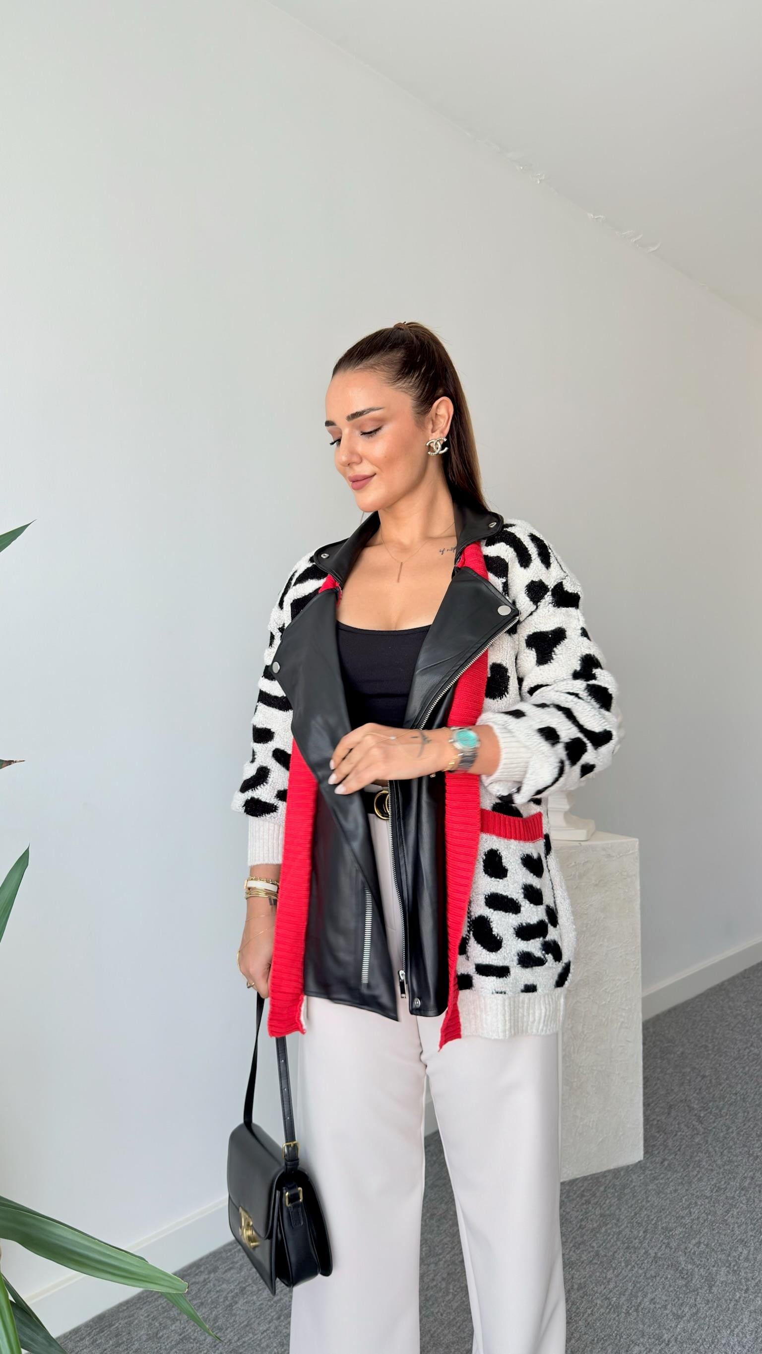 Deri Detaylı Tasarım Leopar Desen Hırka 