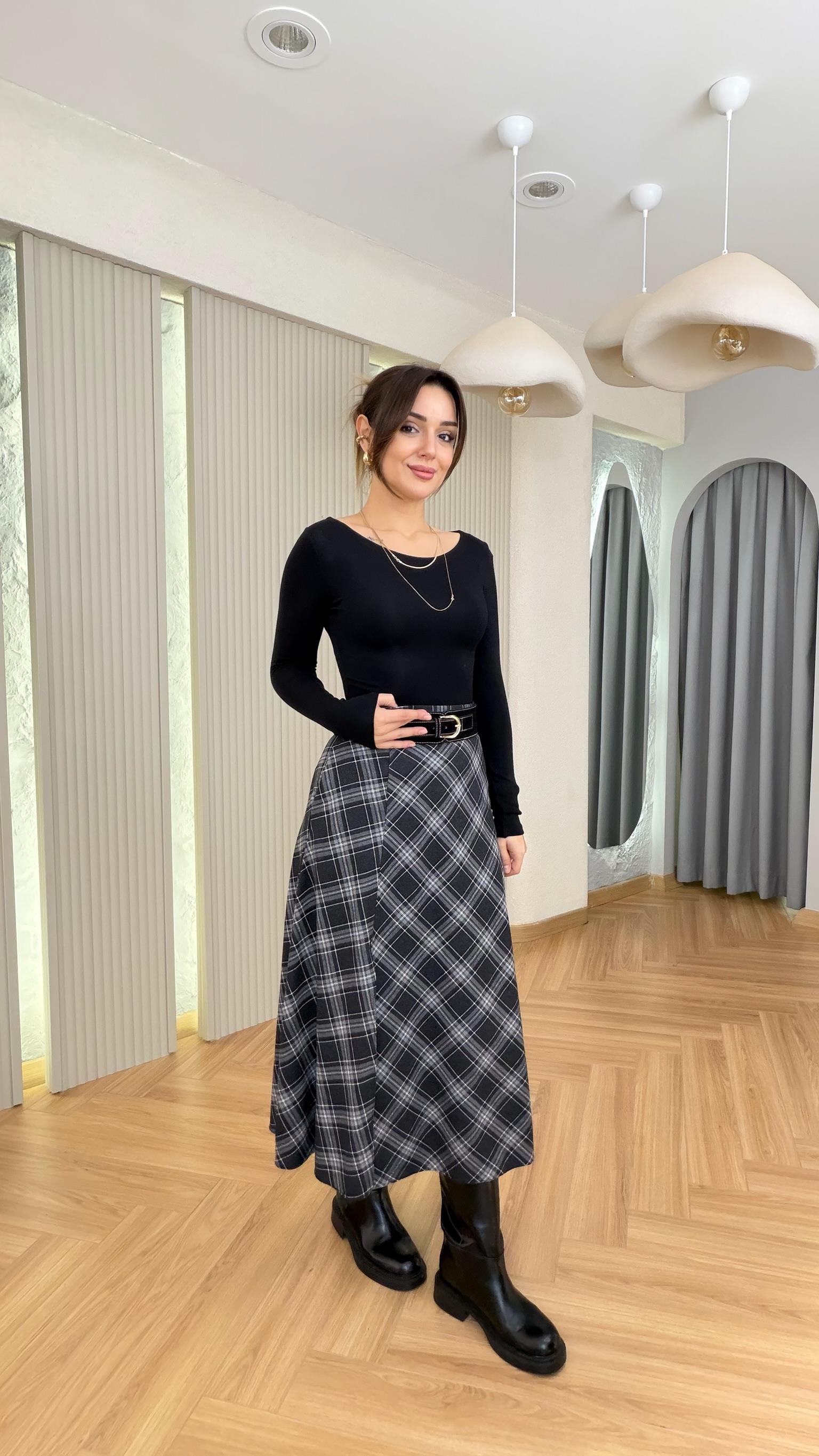 Siyah Orne Zra Model Kemerli Ekose Etek