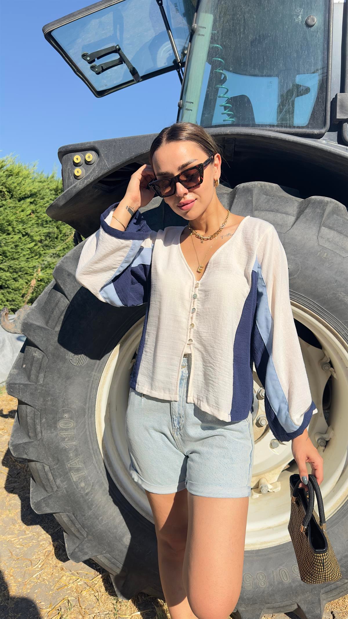 Marka Model Renk Geçişli Bluz