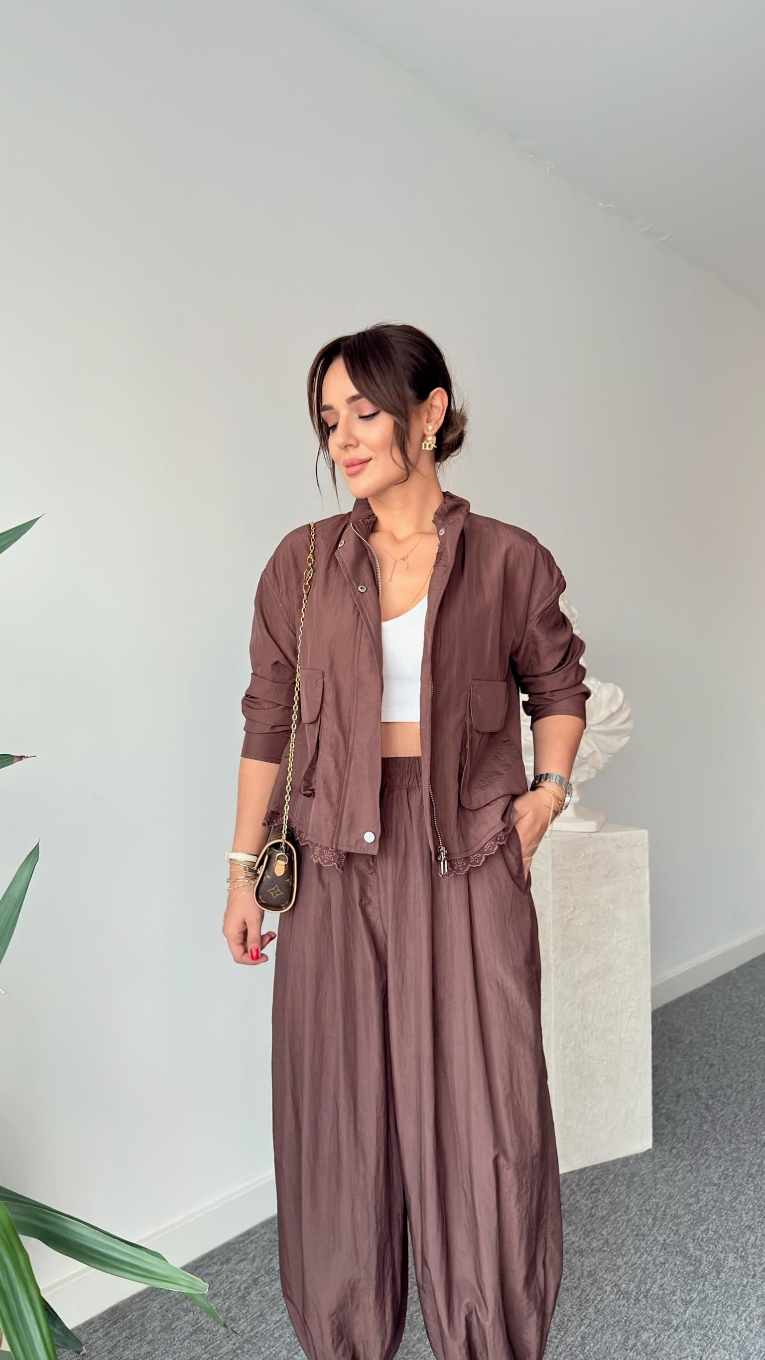 Kahve Vika Brode Detaylı Paraşüt Takım