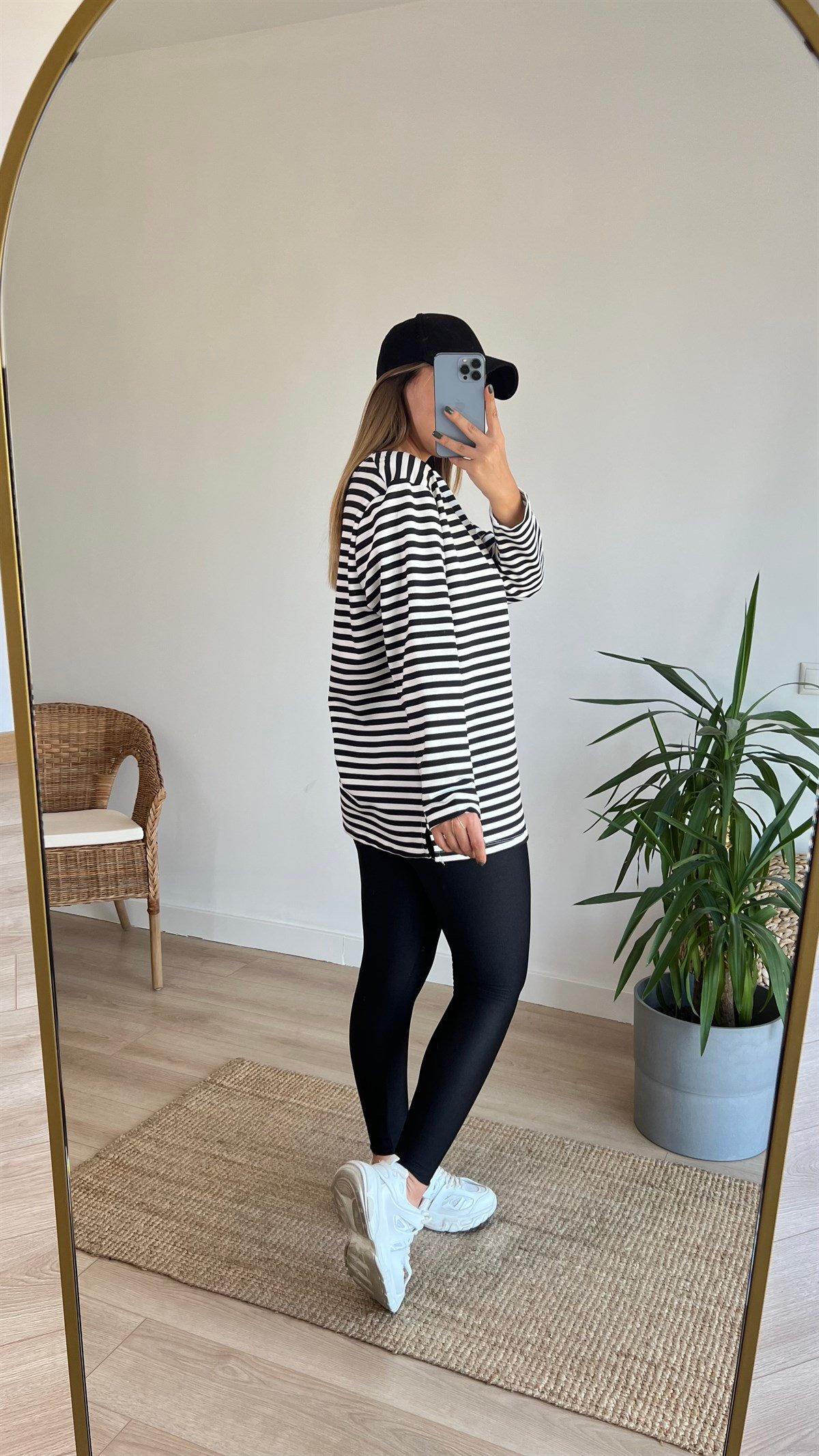 Siyah Çizgili Basic Sweat