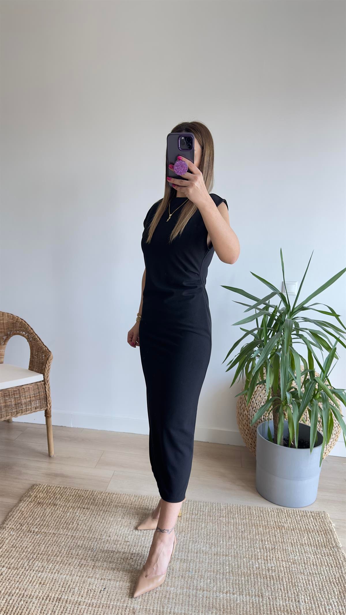Alis Pile Detaylı Siyah Elbise 