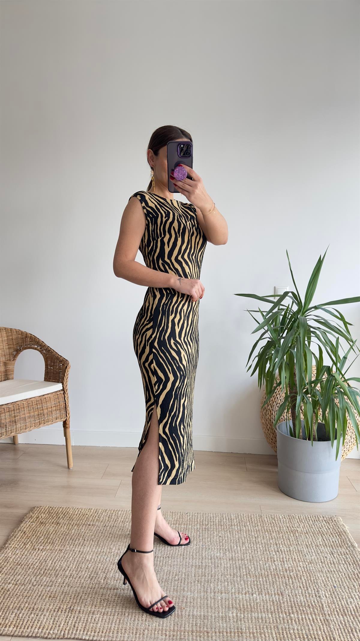 Bej Zebra Desen Yırtmaçlı Elbise
