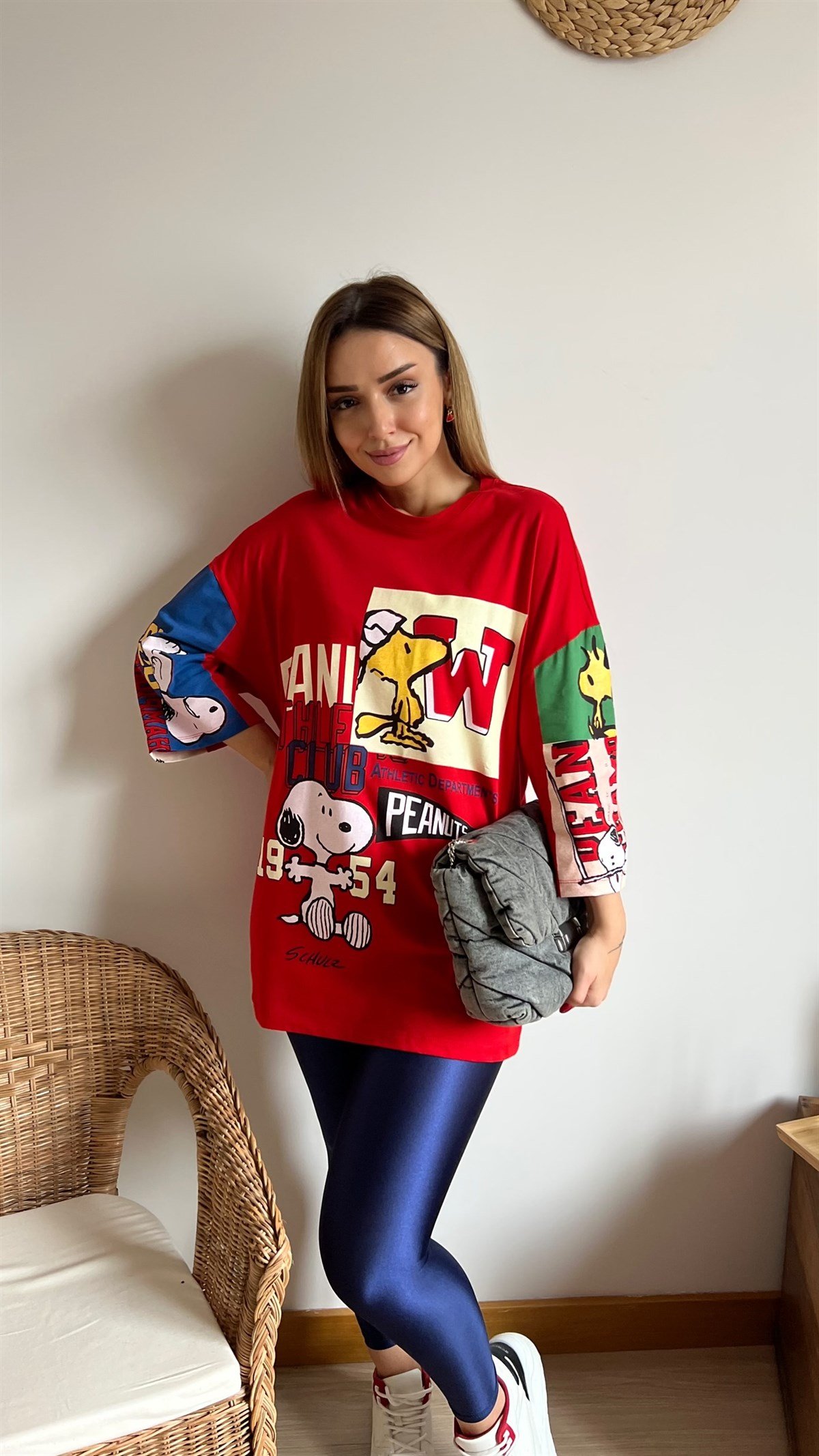 Kırmızı Snoppy Renkli Tshirt
