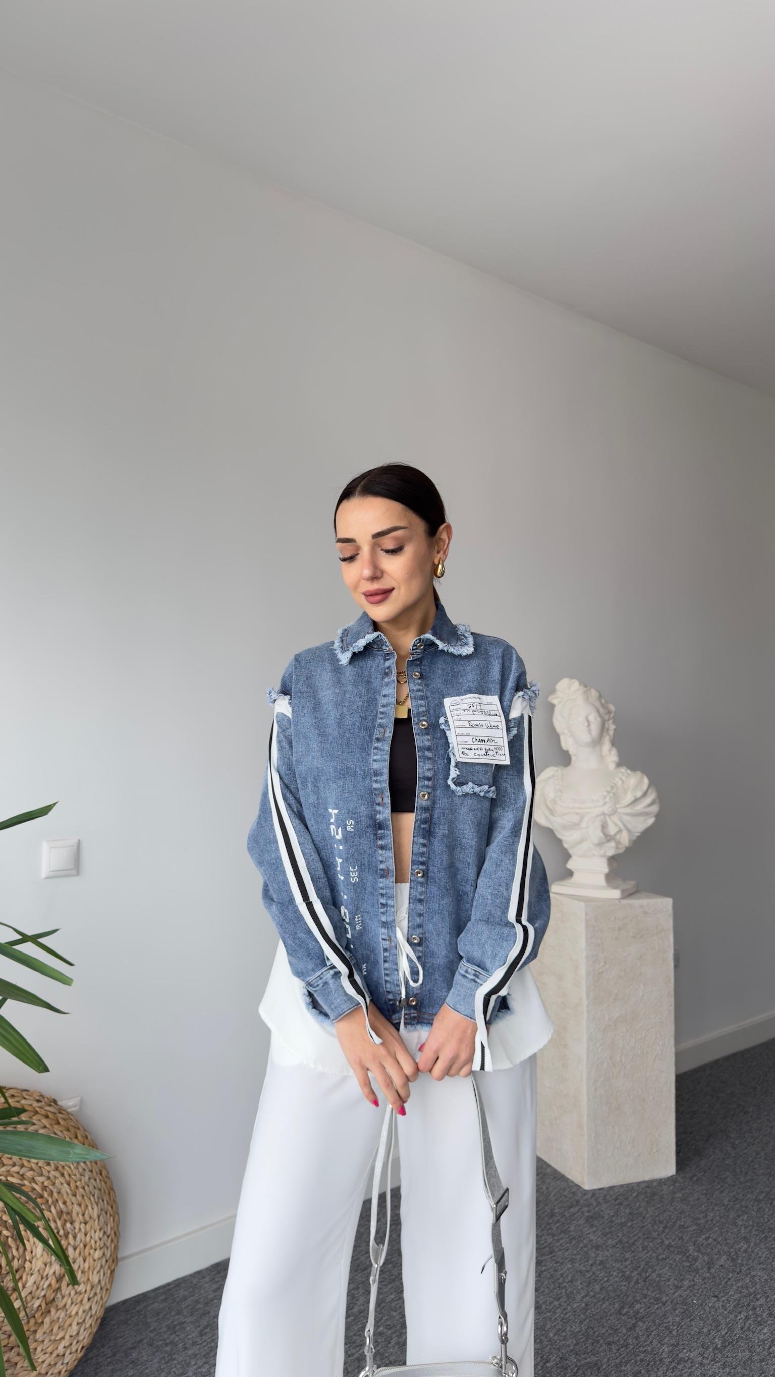 Liya Gömlek Garni Yazı Detaylı Jean Ceket
