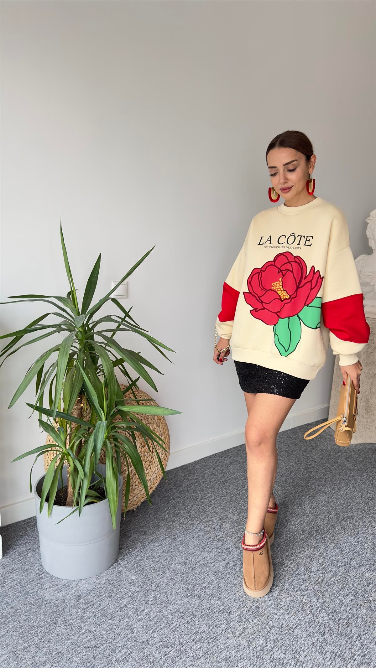 Cote Zincirli Ve Gül Baskı Sweatshirt