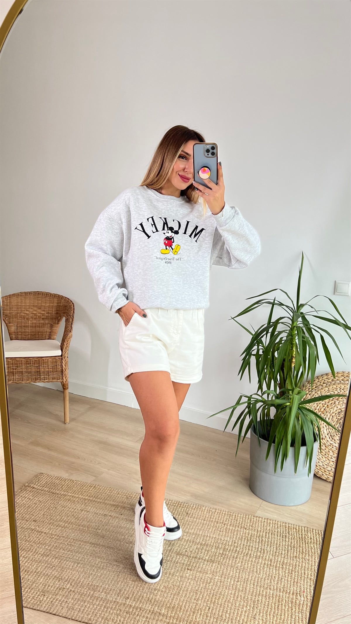 Mickey İşlemeli Gri Sweatshirt