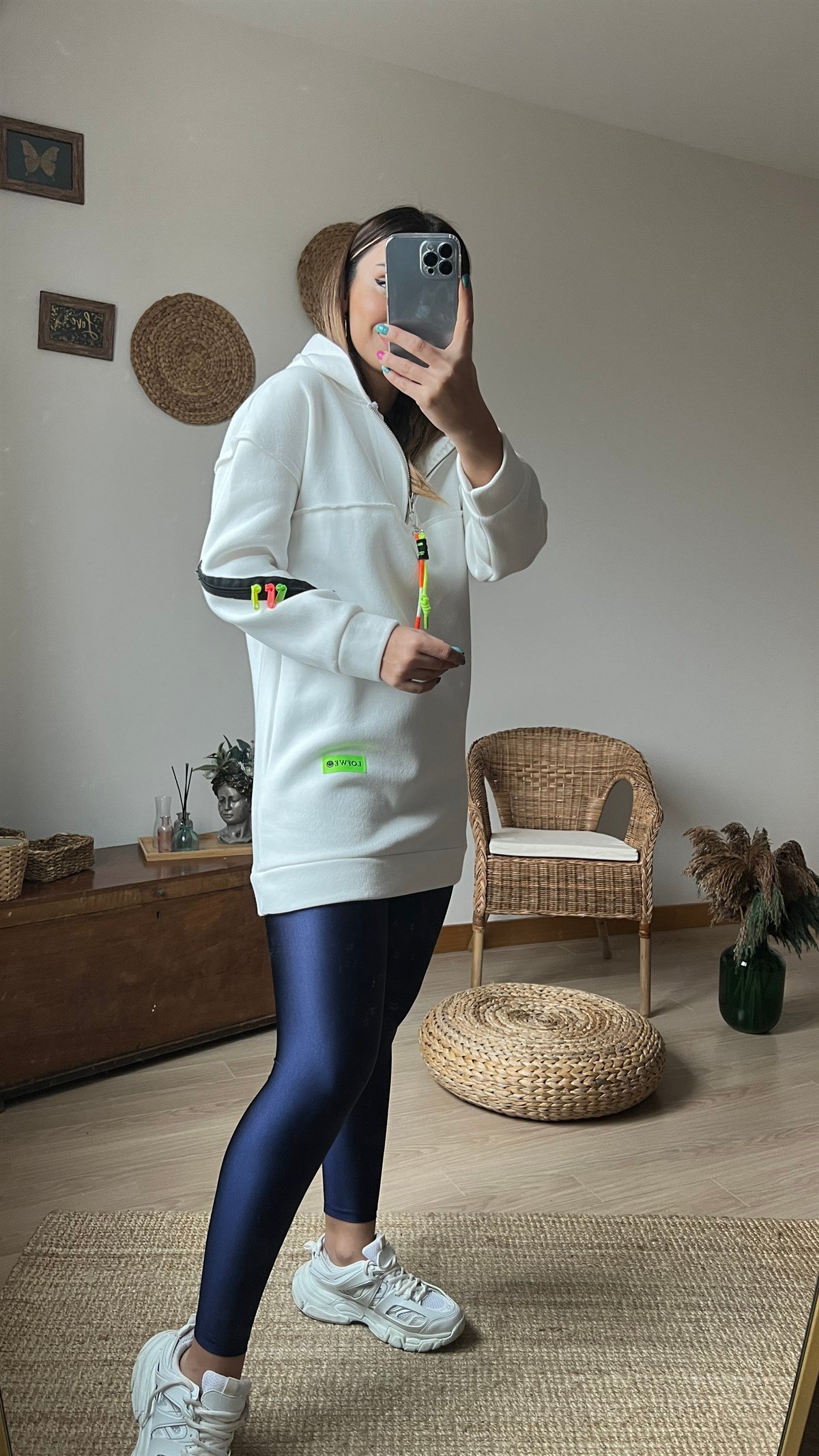 Aksesuar Detaylı Kapüşonlu Sweatshirt