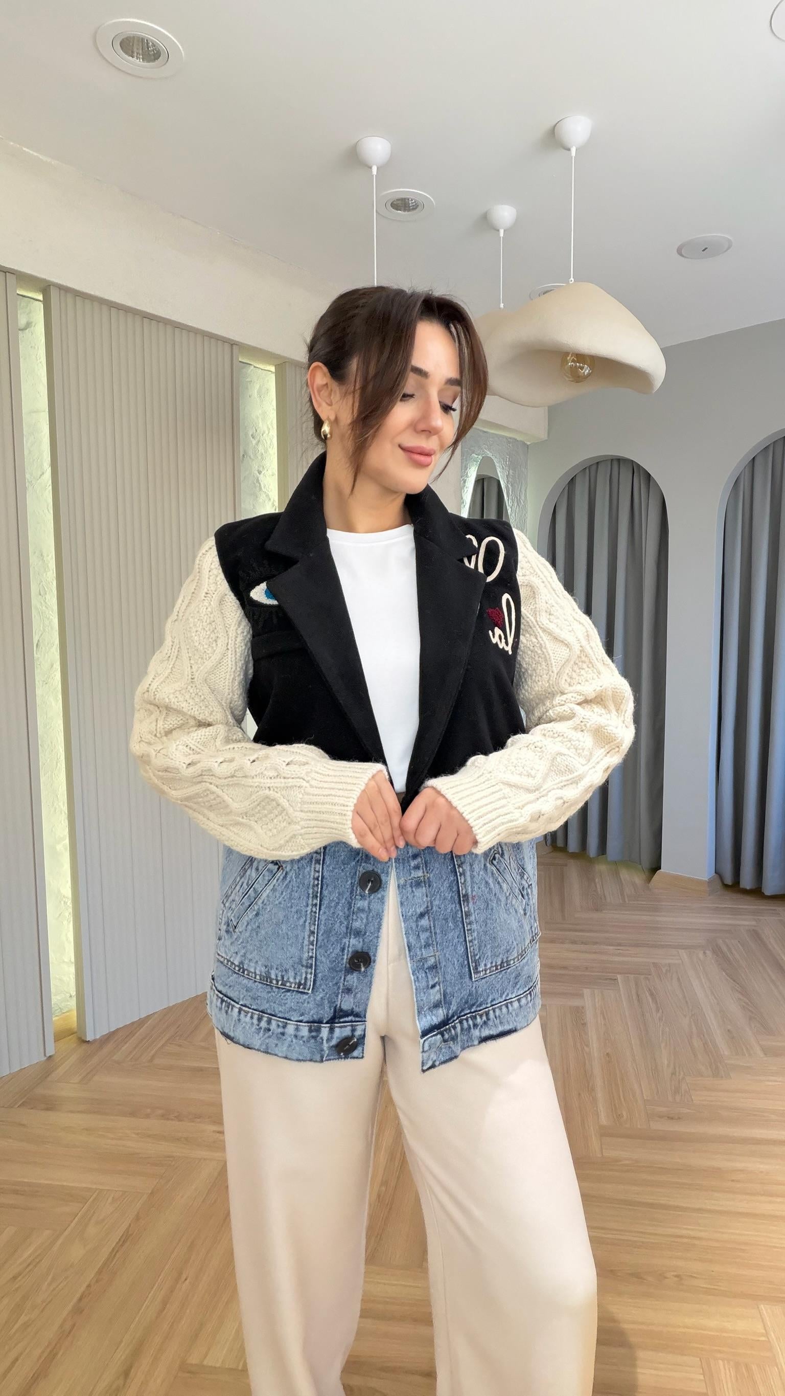 İthal Kollar Triko Detaylı İşlemeli Blazer Ceket