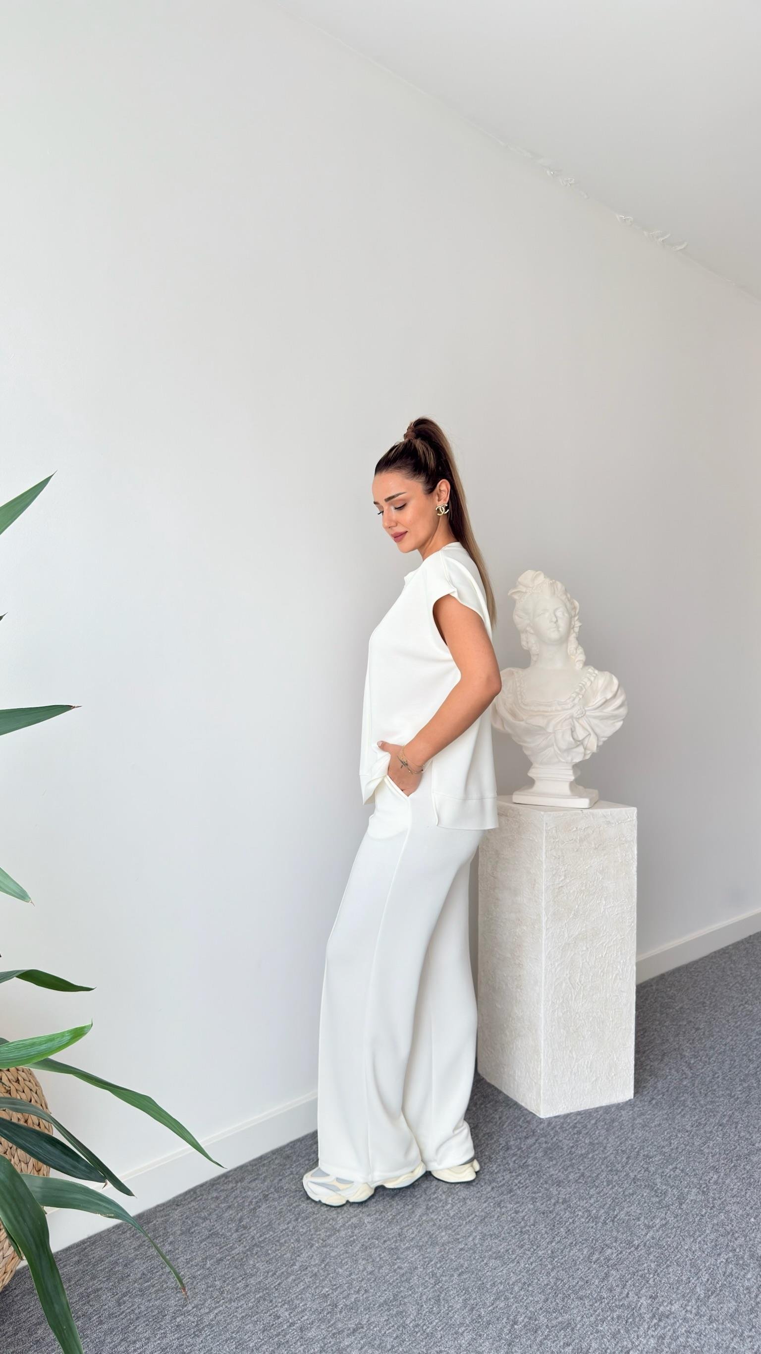 Beyaz Waid Taş Detaylı Modal Takım