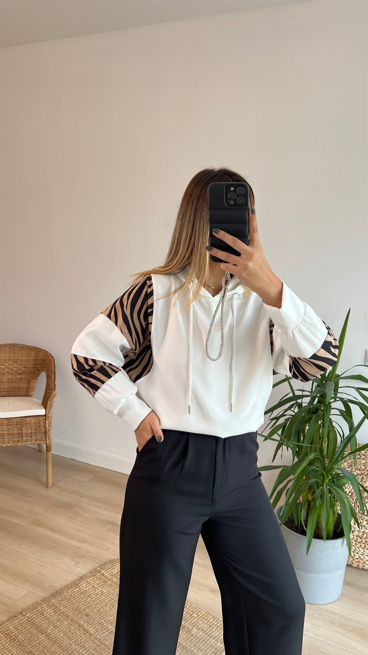 Kolları Zebra Detaylı Sweatshirt