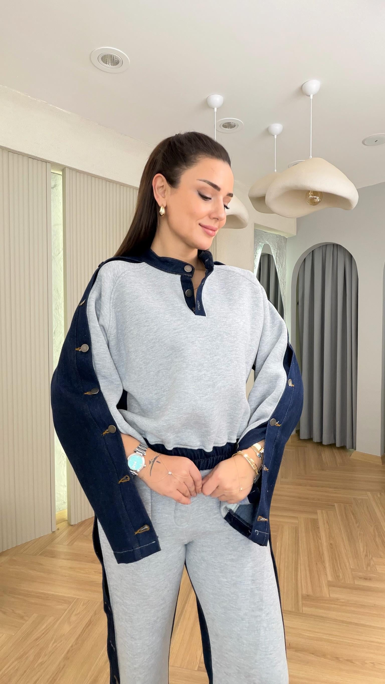 Gri Cres Yanlar Düğme Detaylı Garnili Takım