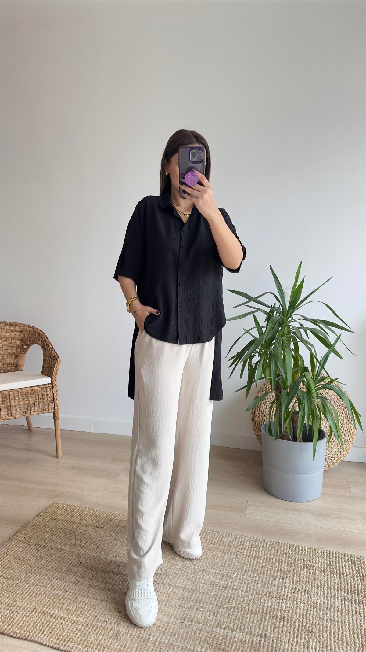 Yanları Düğme Detay Siyah Gömlek