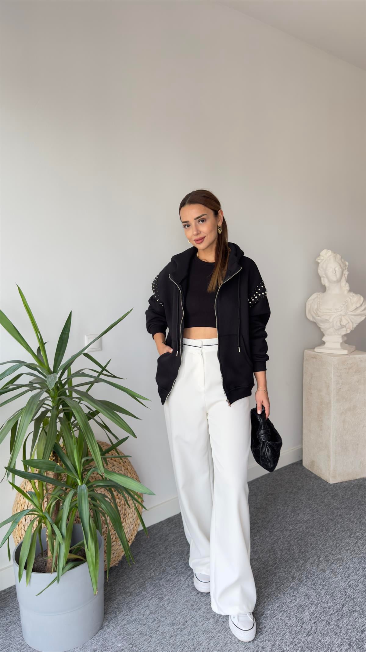 Orj Model Kolları Taşlı Siyah Sweat