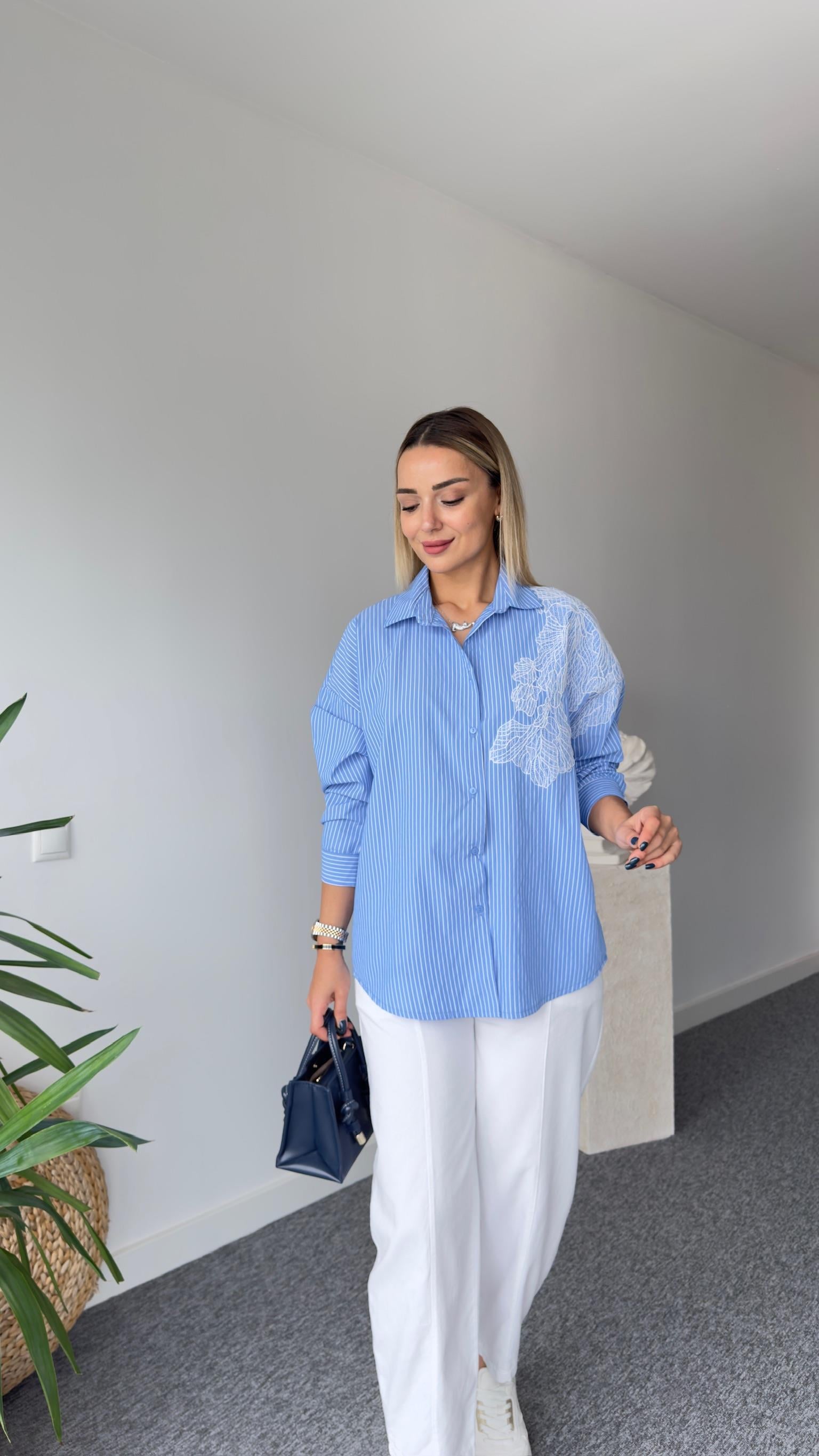 Zra Model Omzu Nakışlı Çizgili Gömlek