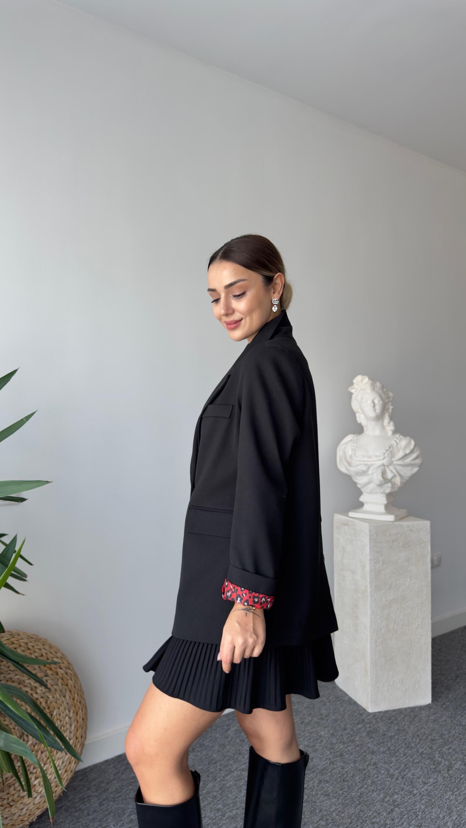 Zra Sırt Düğme Detaylı Siyah Blazer Ceket