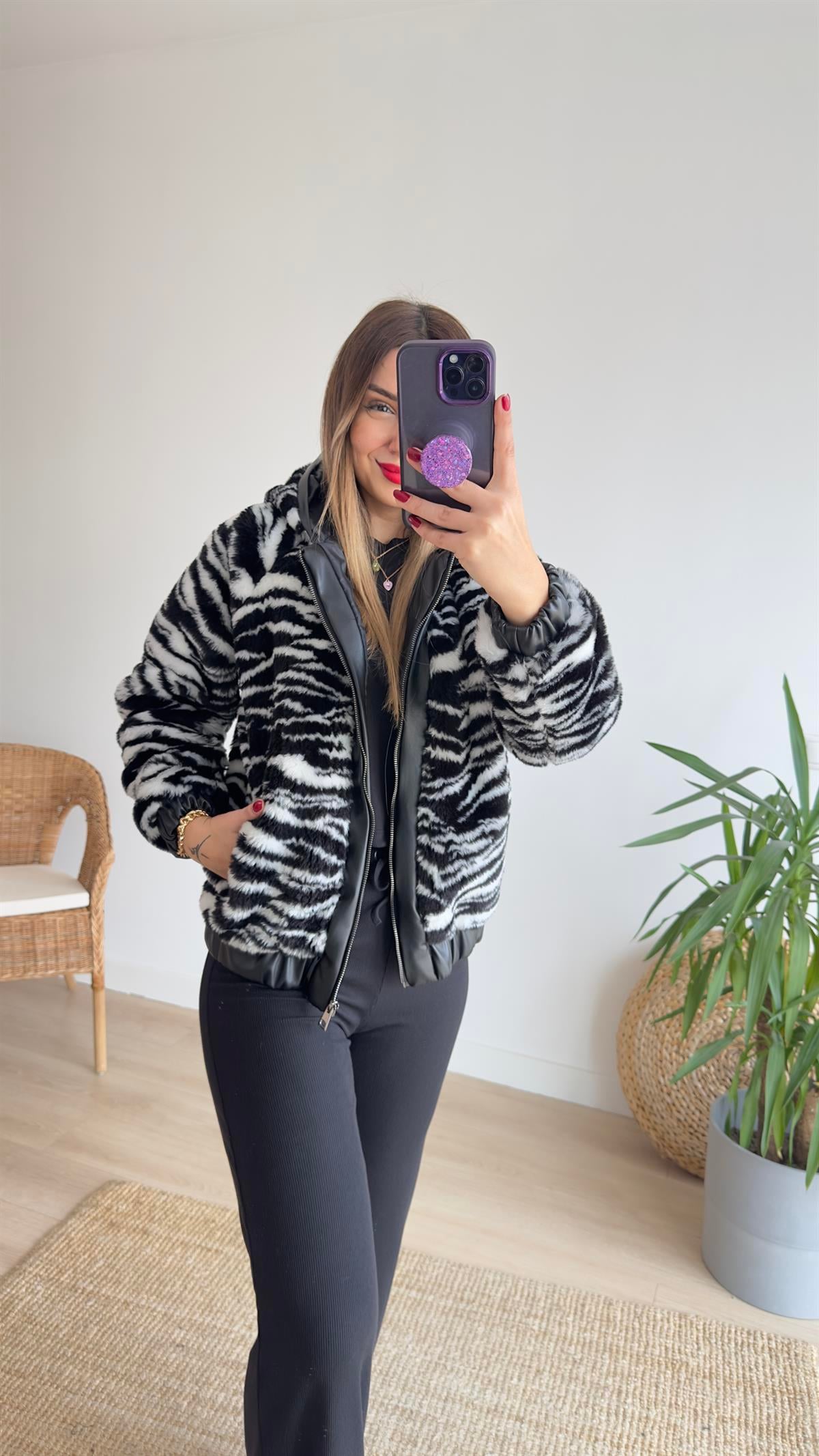 Deri Garnili Zebra Desen Peluş Mont