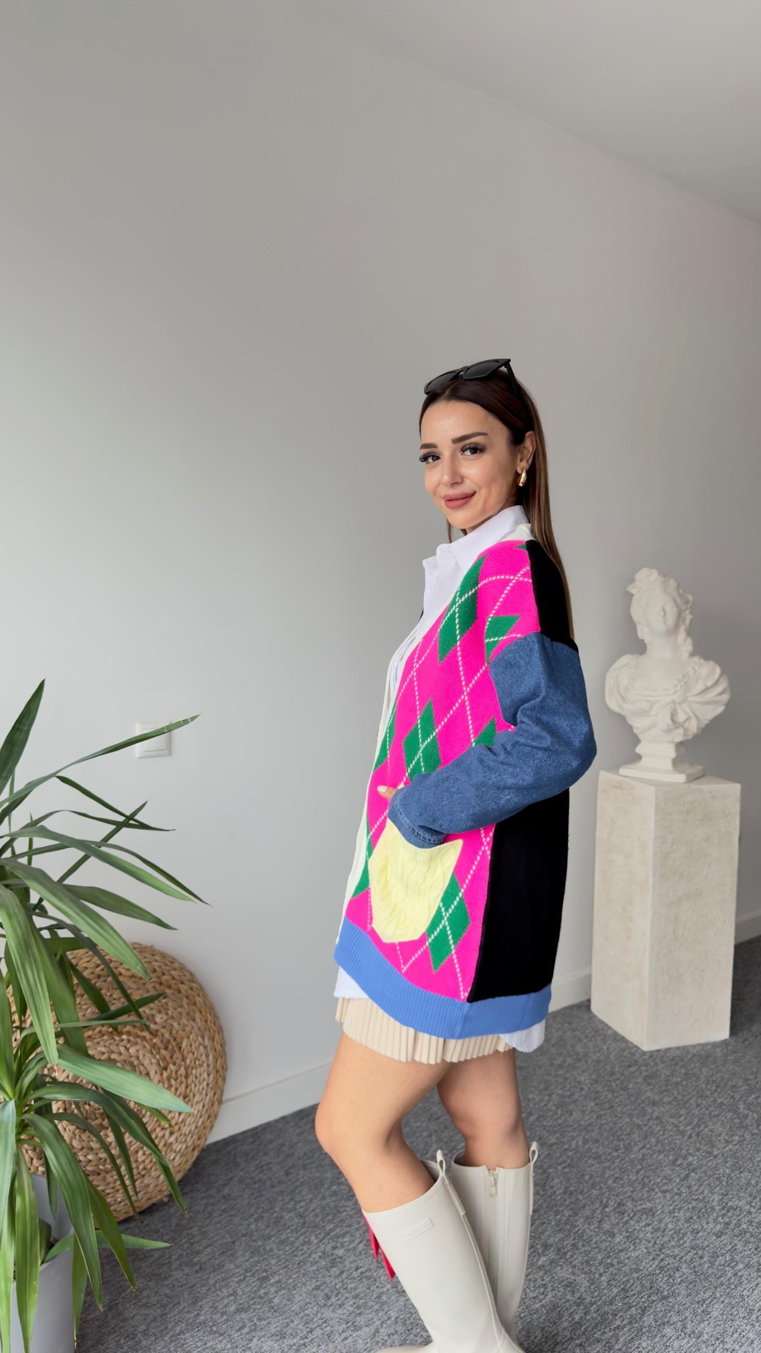 Siyah Renk Geçişli Kolları Kot Tasarım Hırka 