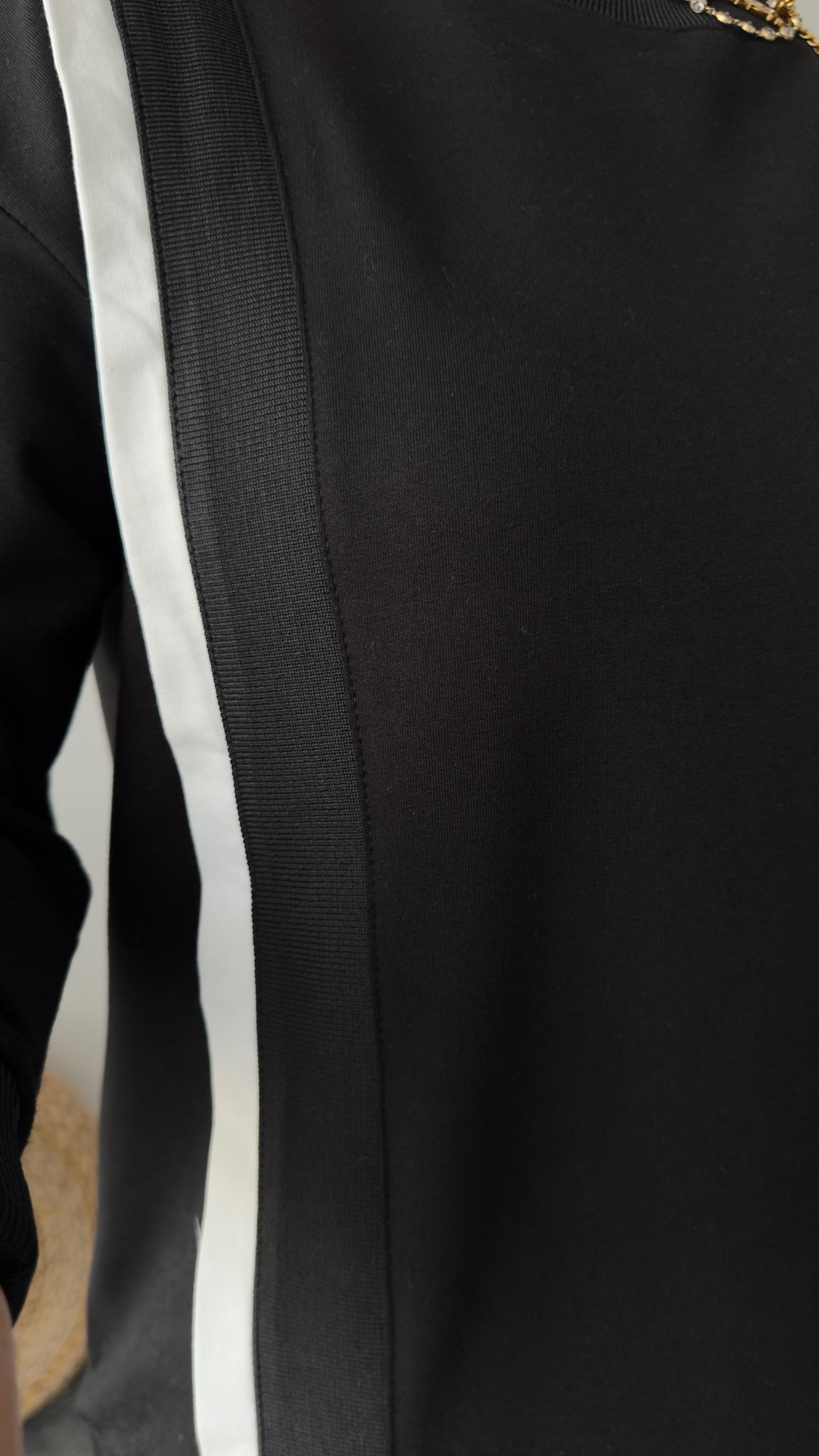 Marka Model Bantlı Siyah Sweatshirt