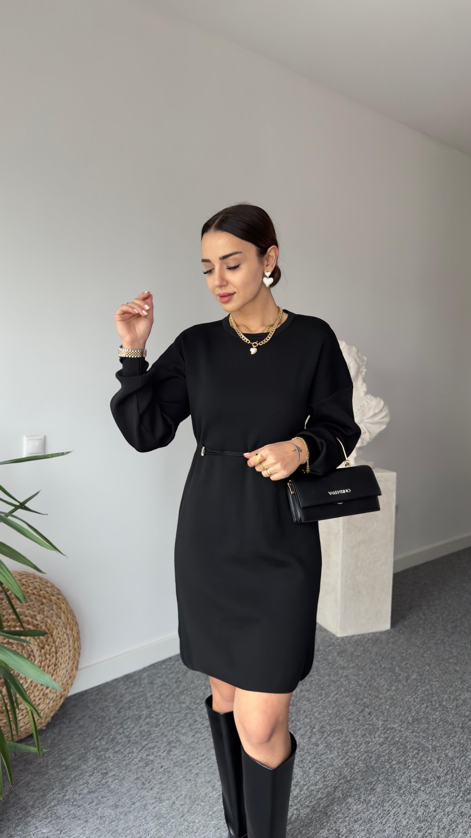 Beli Lastikli Siyah Triko Elbise