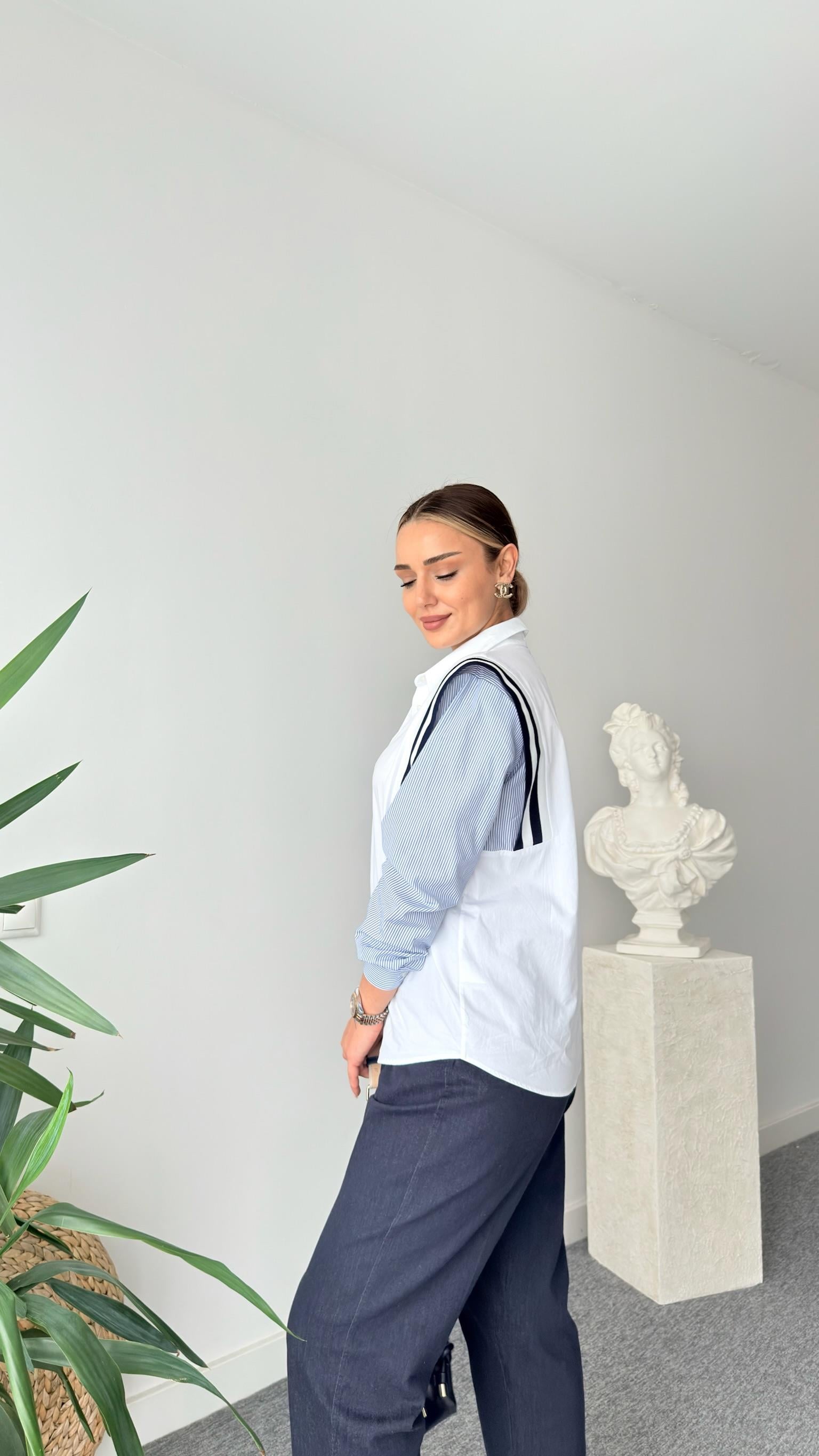 Strip Detaylı Garnili Gömlek