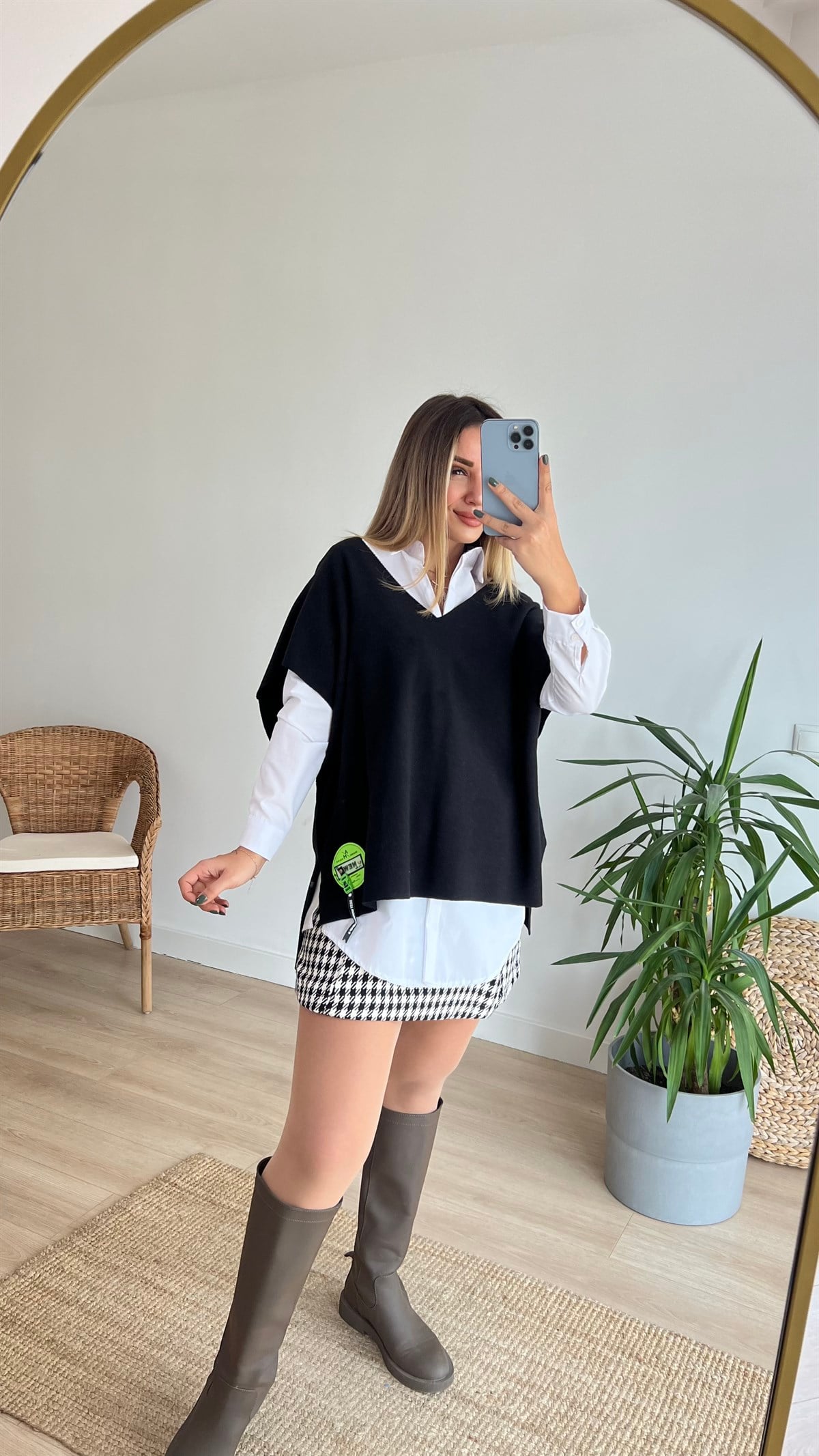 Ön Arka V Aksesuar Detaylı Süveter