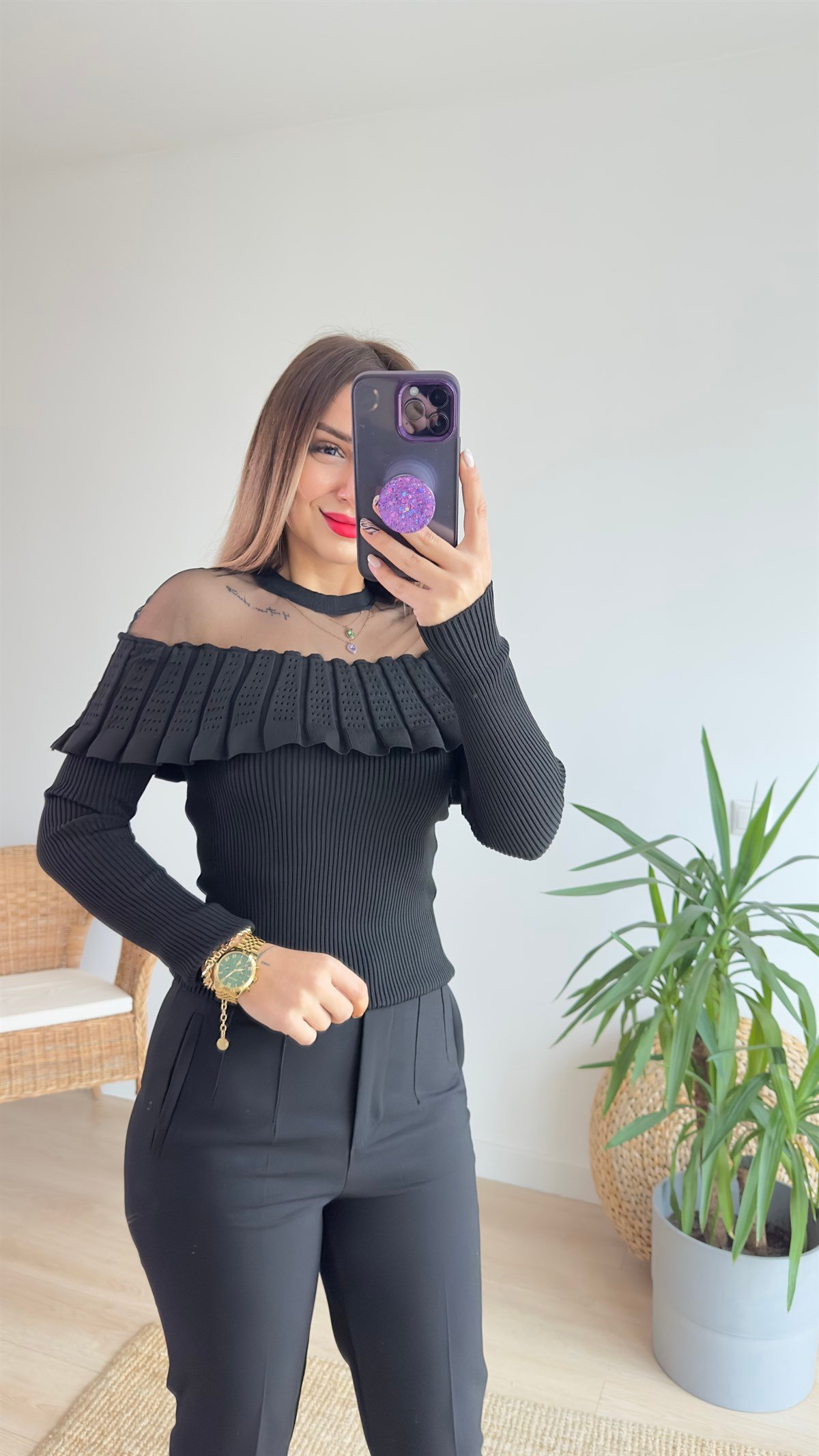 Yakası Tül Detaylı Siyah Triko