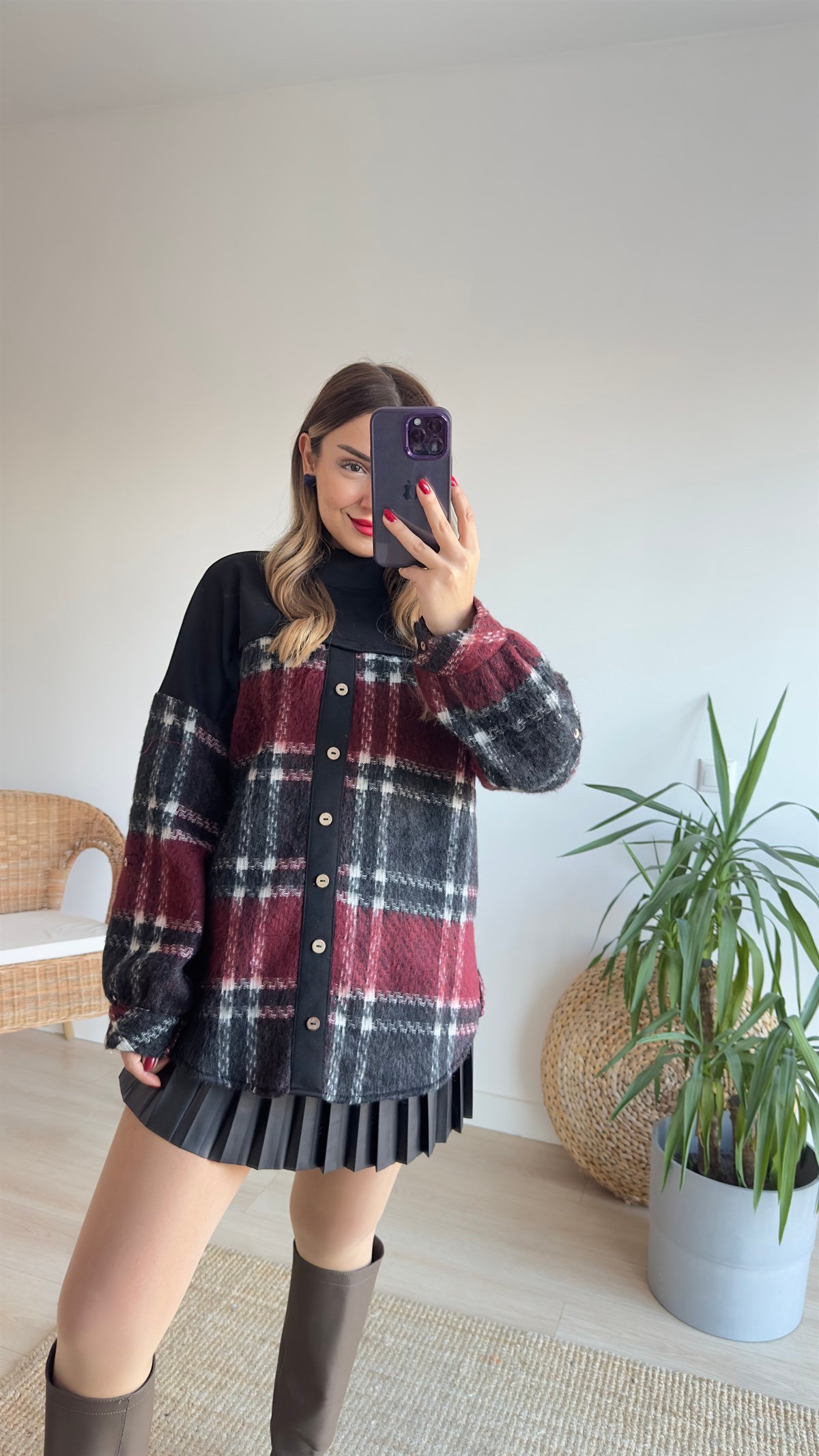 Ekose Detaylı Dik Yaka Siyah Sweat