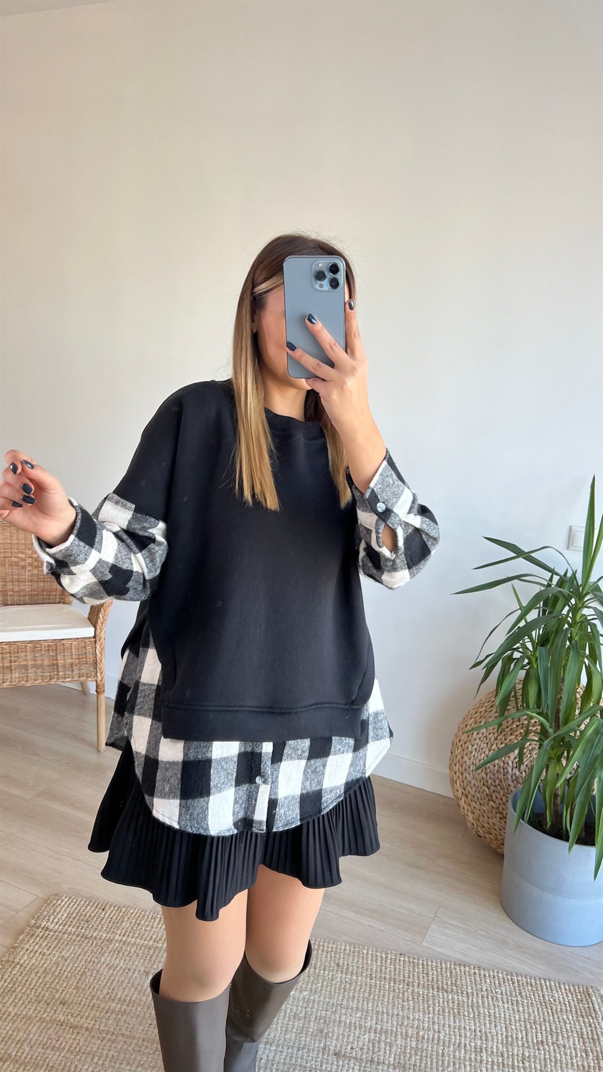 Siyah Ekose Detaylı Sweatshirt