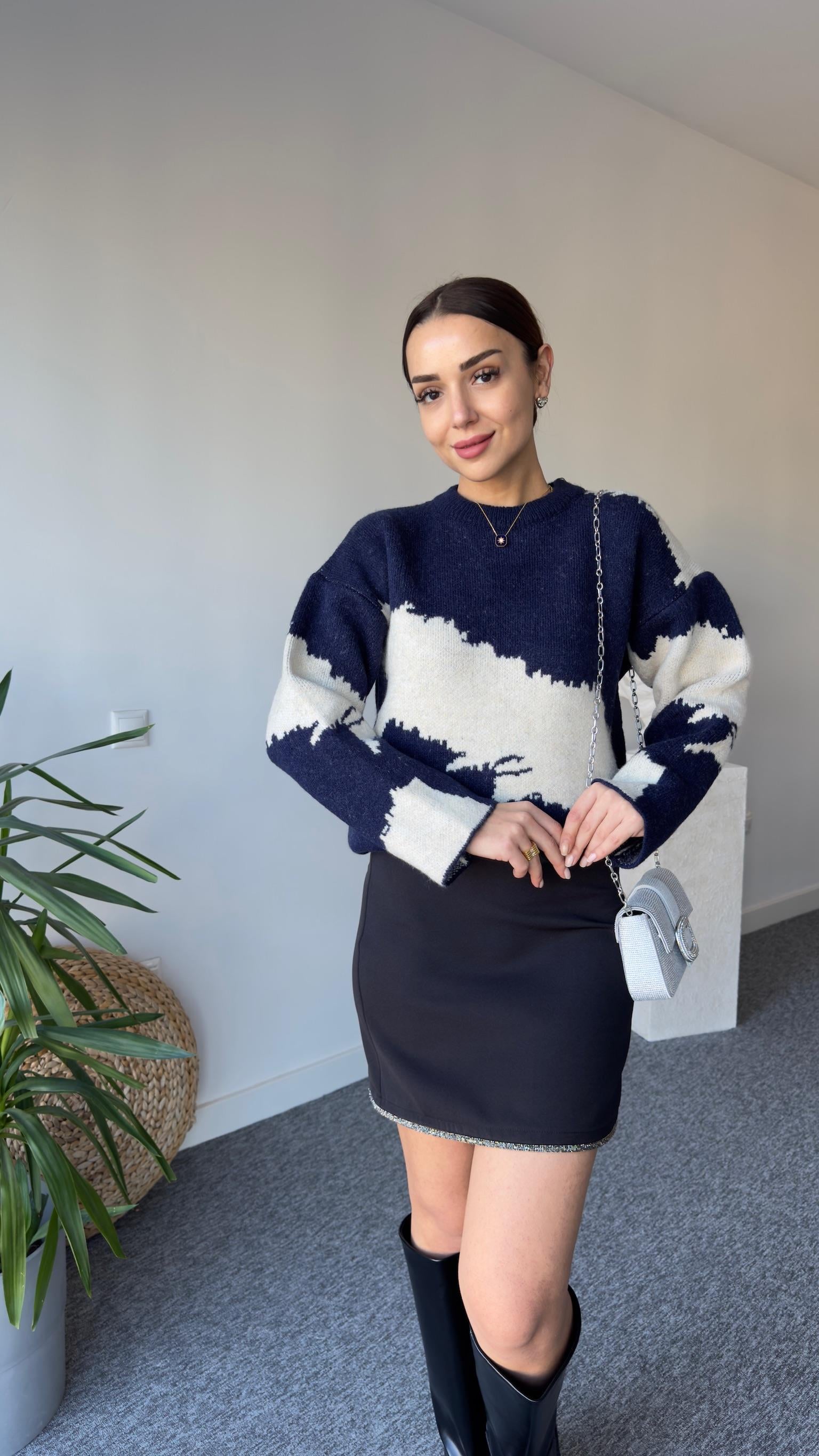 Lacivert Geçişli Massi Model Kazak