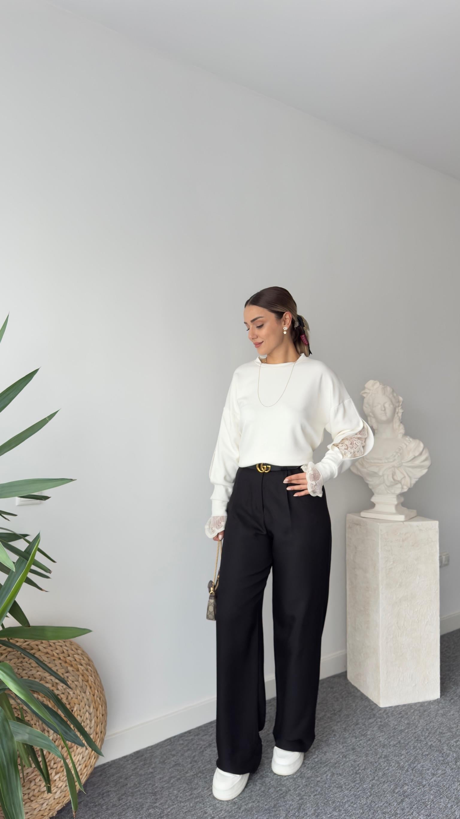 Kollar Güpür Detaylı Beyaz Modal Sweat