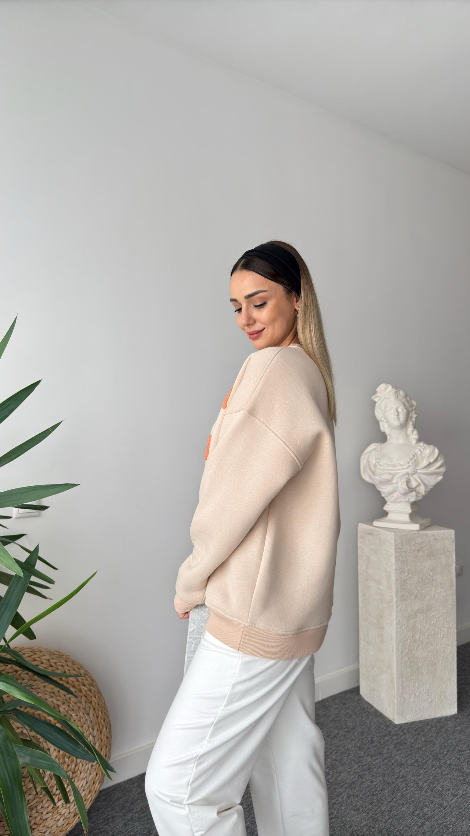 Minnesota Yazılı Bej Sweatshirt