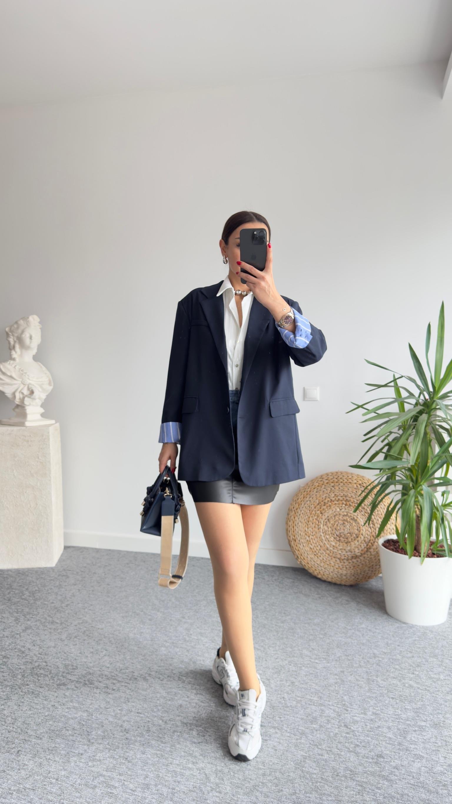 Sırtı Fermuarlı Lacivert Blazer Ceket
