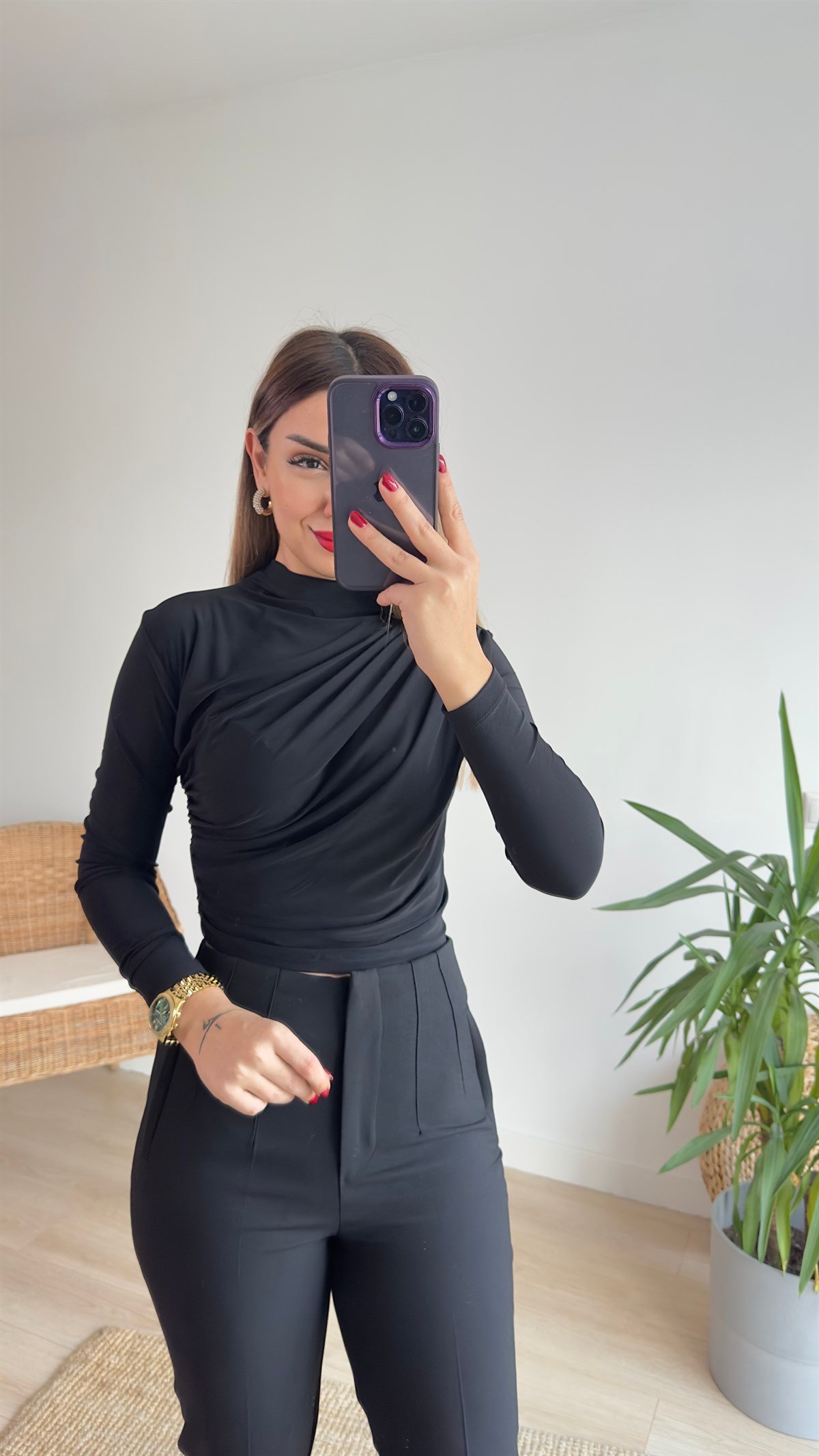 Yanı Büzgü Detay Siyah Bluz