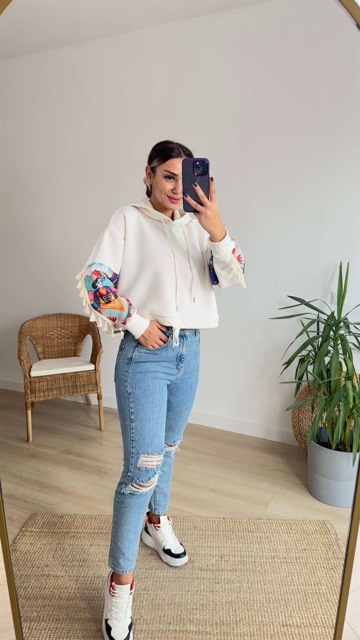 Kolları Baskılı Beyaz Şardonlu Sweat