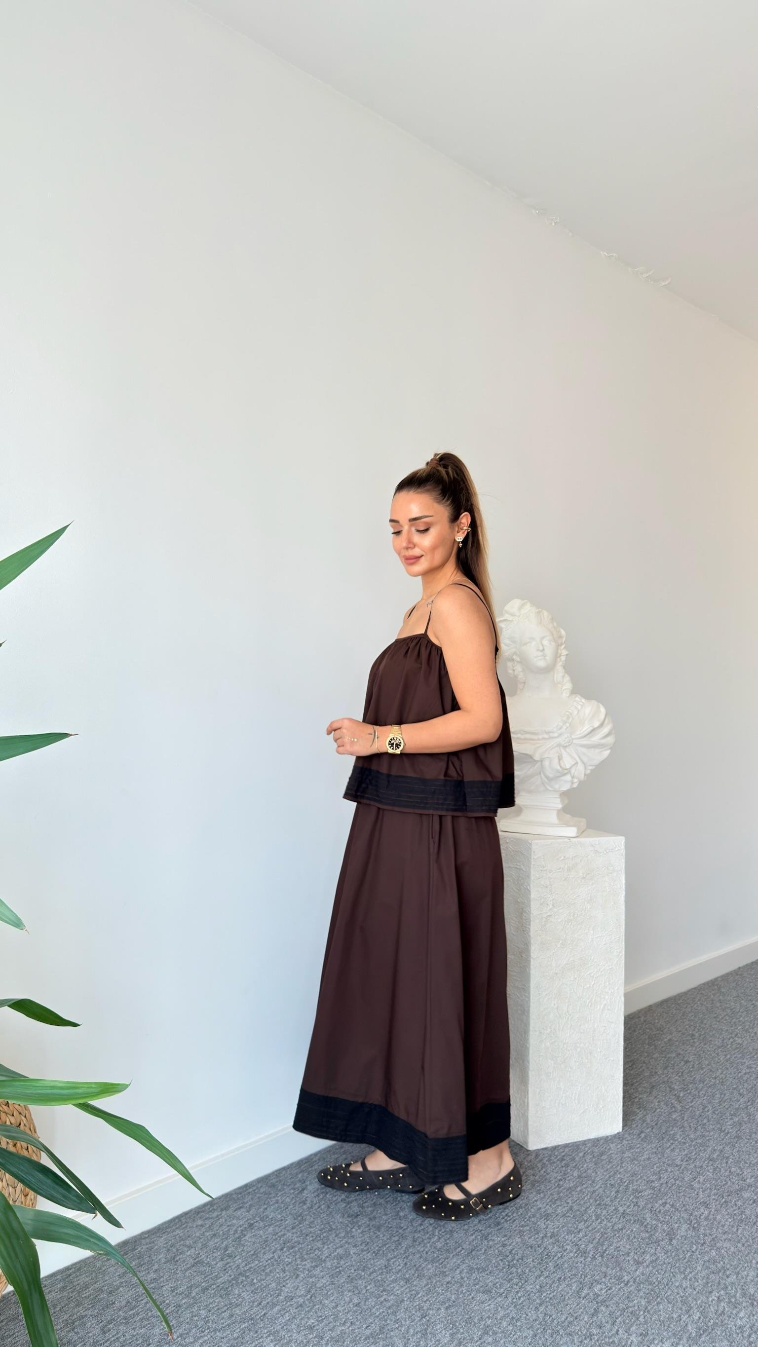 Kontrast Detaylı Etek Bluz Takım